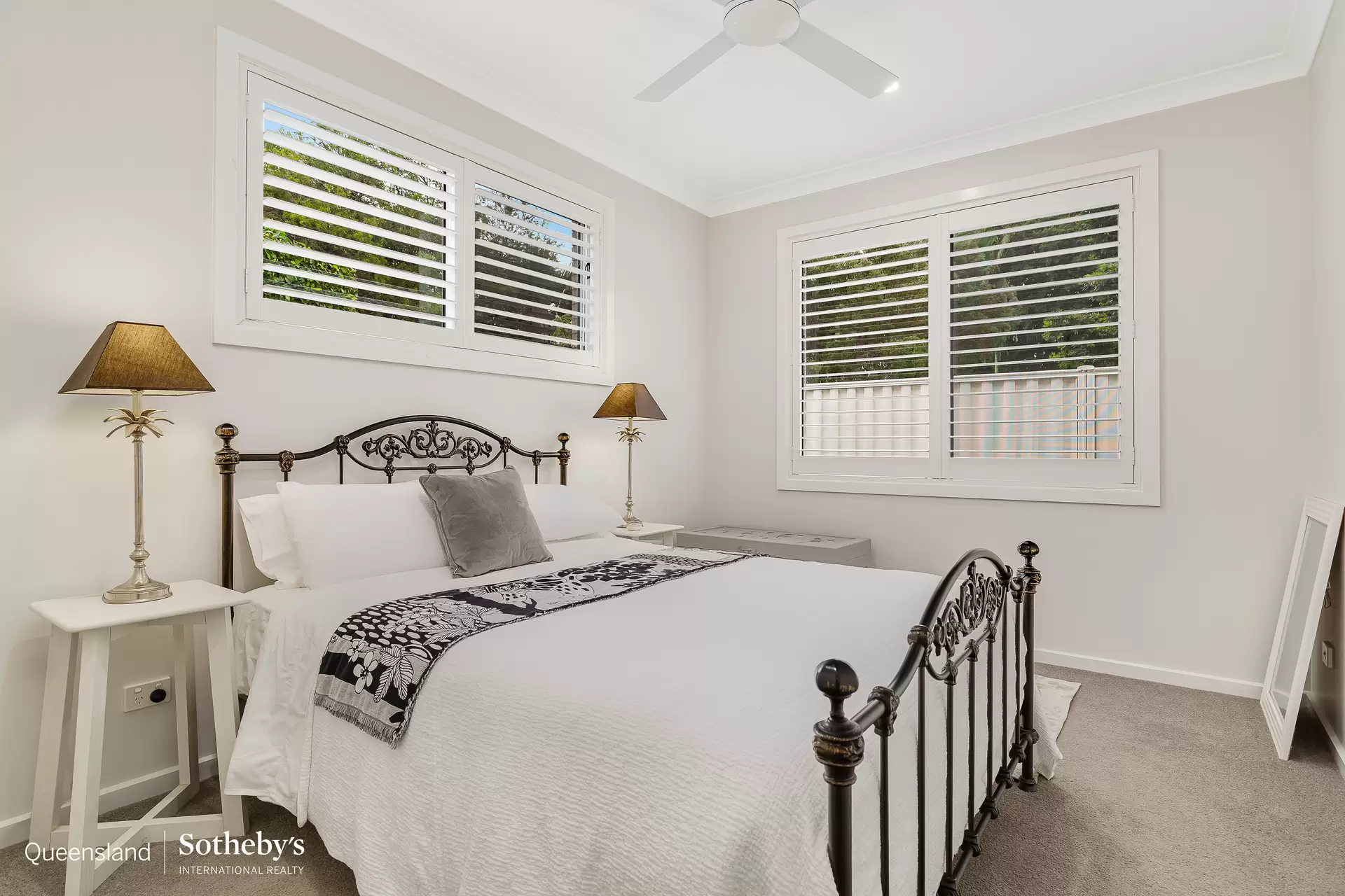 272A Wellington Street, Ormiston For Sale by Queensland Sotheby's International Realty - image 1
