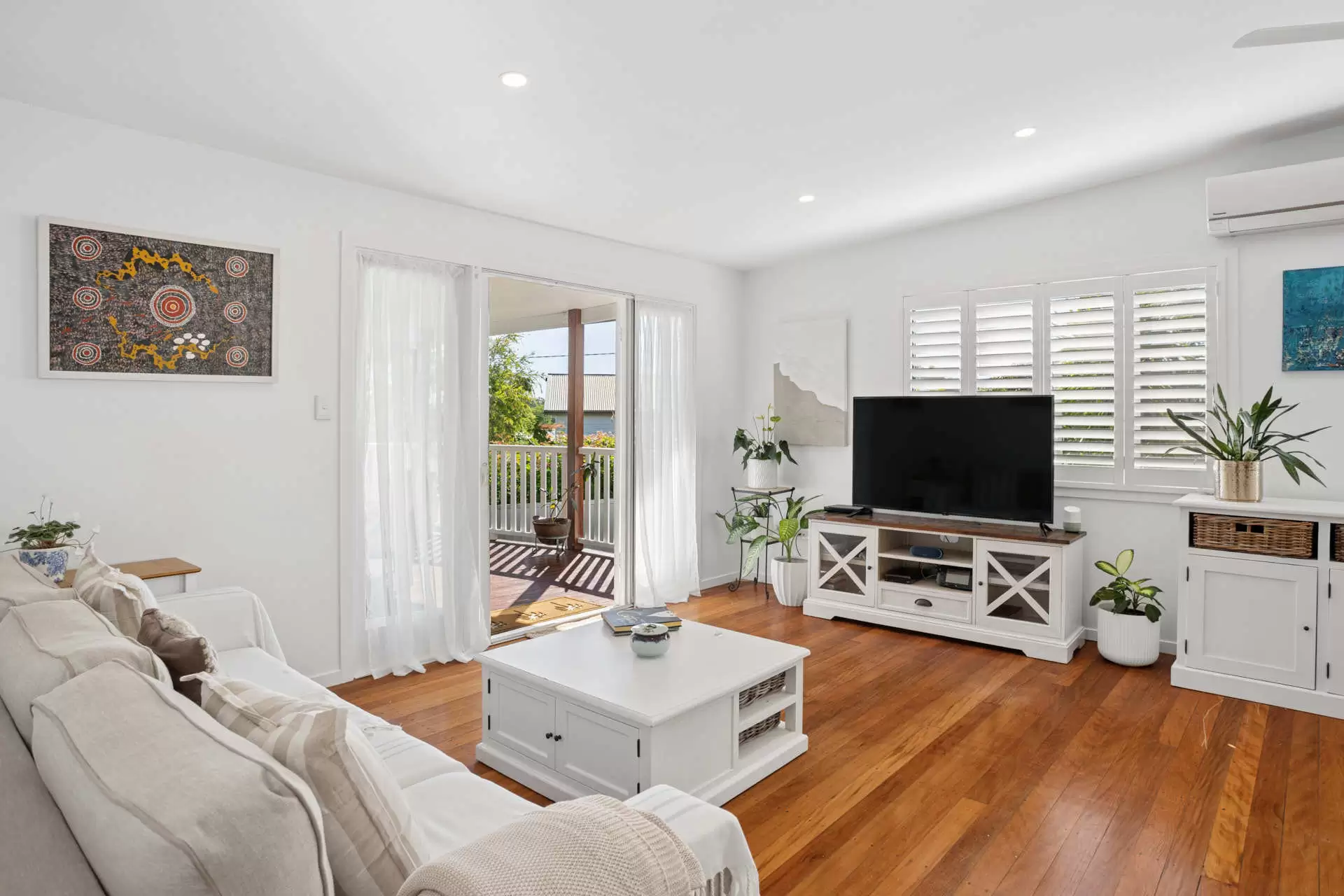 13 Allden Avenue, Labrador Sold by Queensland Sotheby's International Realty - image 1