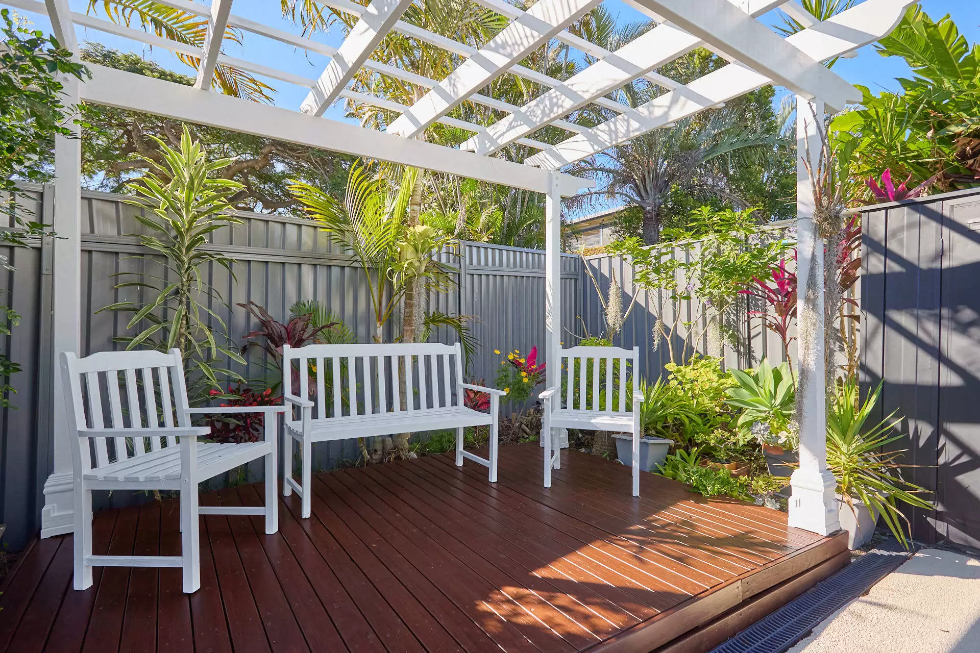 13 Allden Avenue, Labrador Sold by Queensland Sotheby's International Realty - image 1