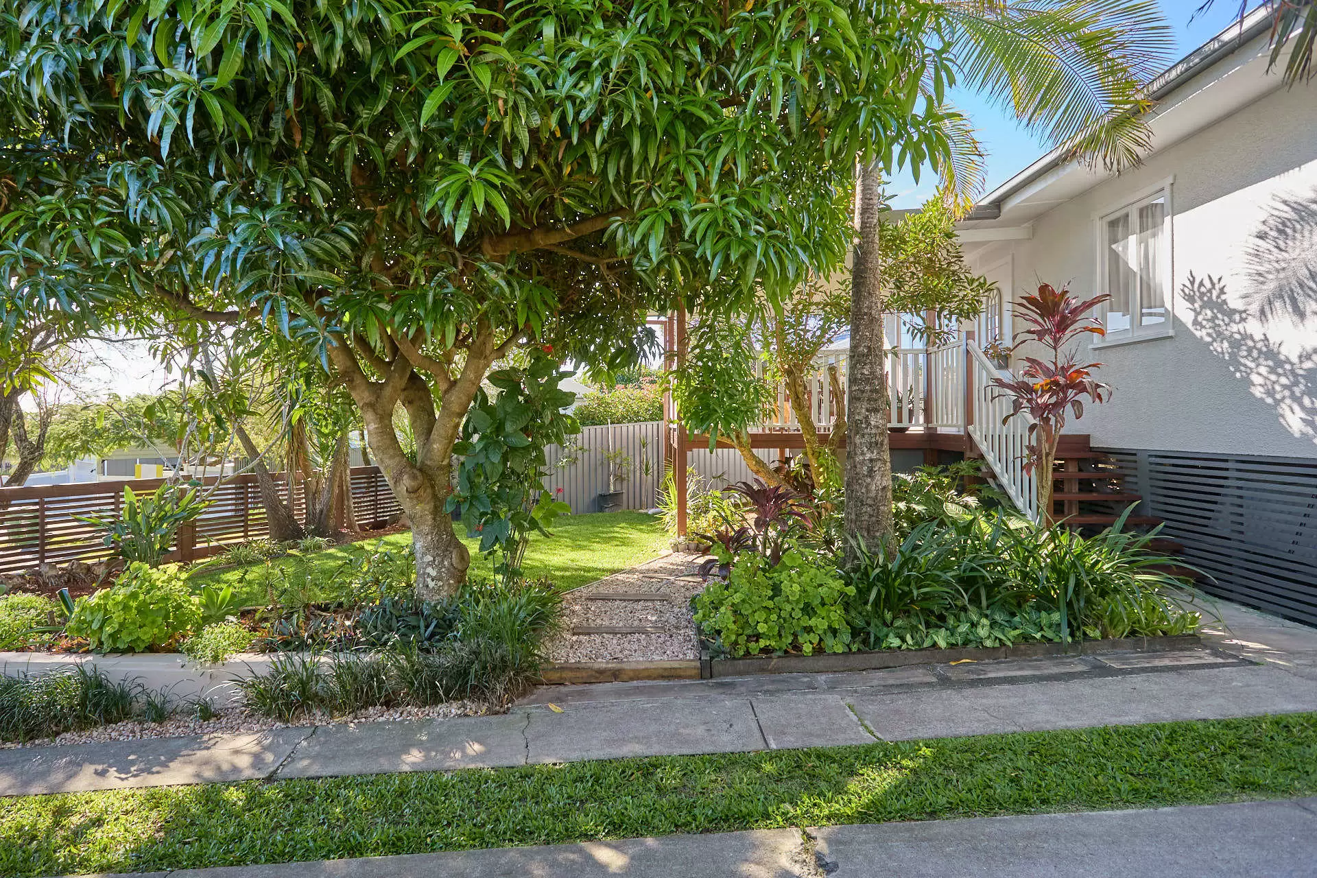 13 Allden Avenue, Labrador Sold by Queensland Sotheby's International Realty - image 1