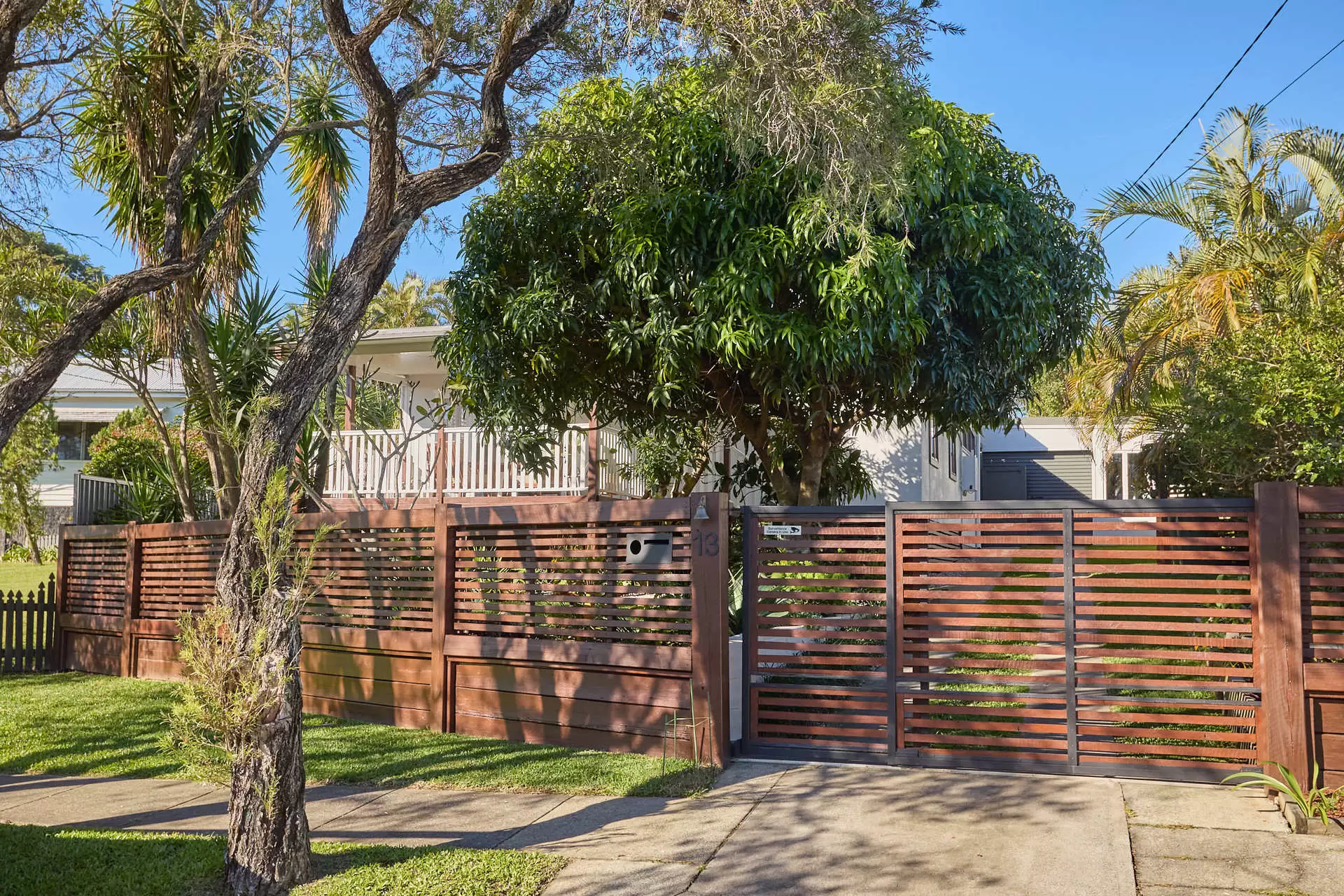 13 Allden Avenue, Labrador Sold by Queensland Sotheby's International Realty - image 1