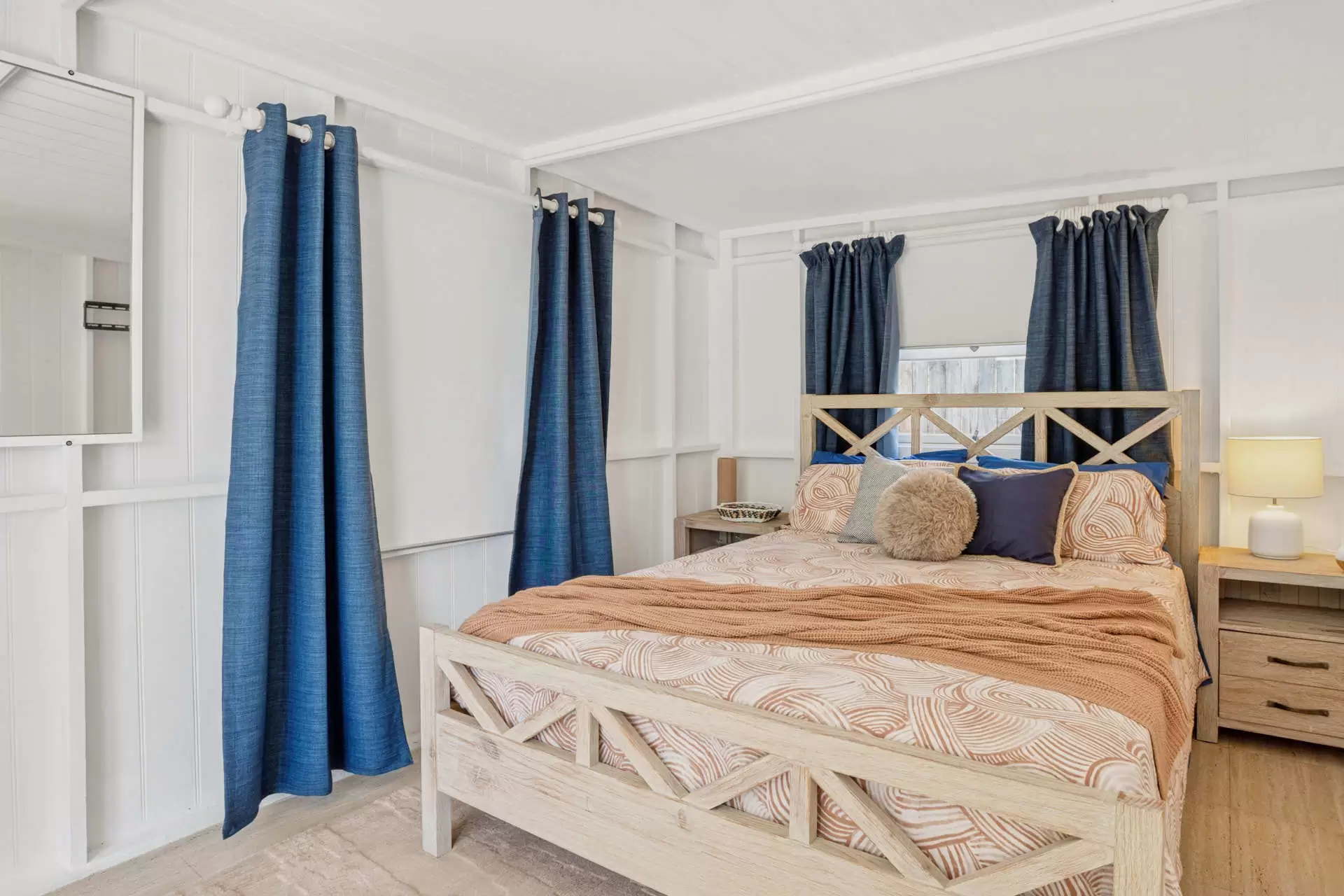 13 Allden Avenue, Labrador Sold by Queensland Sotheby's International Realty - image 1