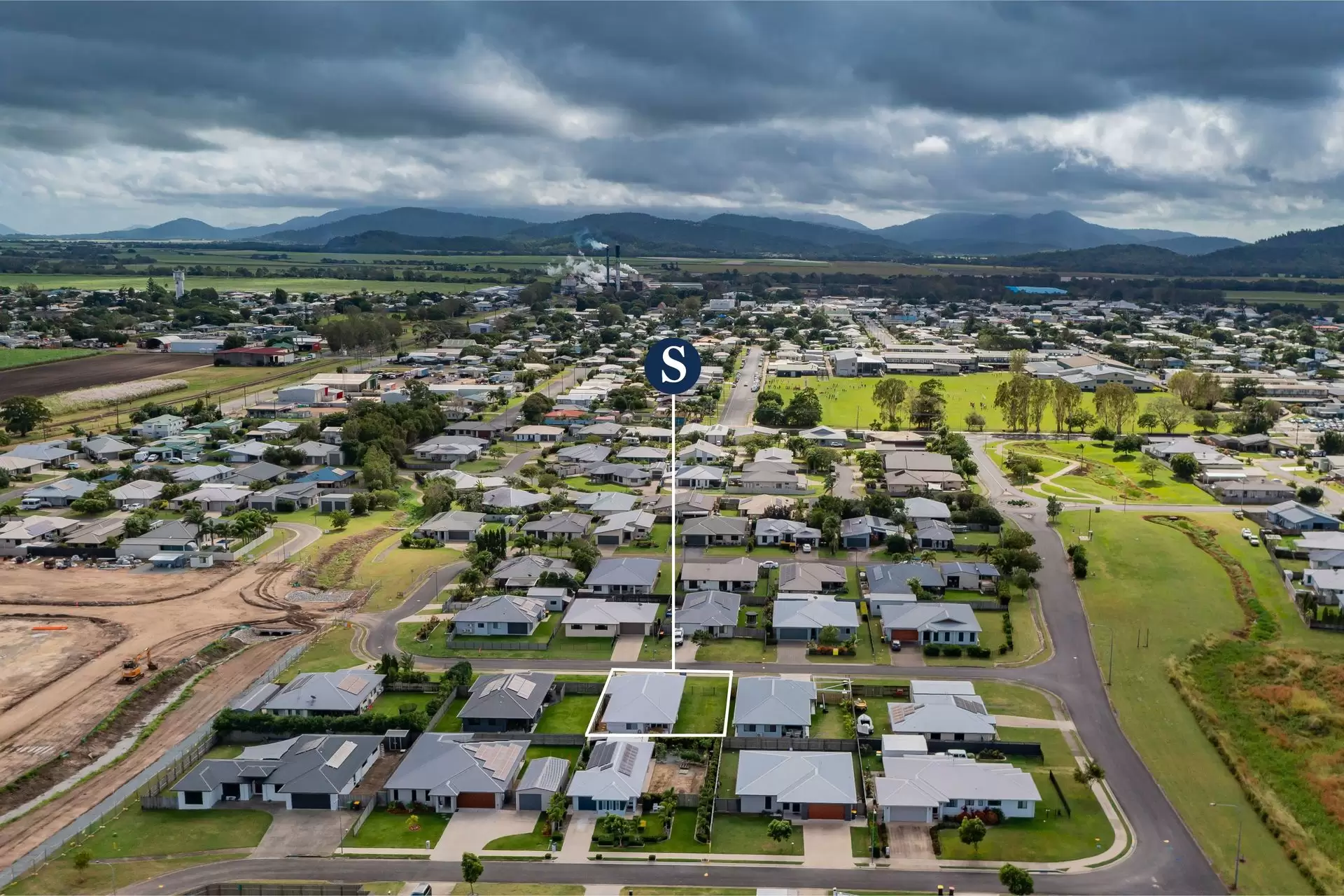 32 Tamarind Crescent, Proserpine Sold by Queensland Sotheby's International Realty - image 1