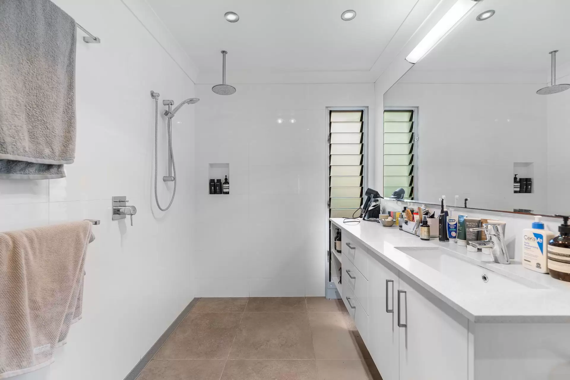 12 Magnolia Drive, Southport Sold by  - image 1