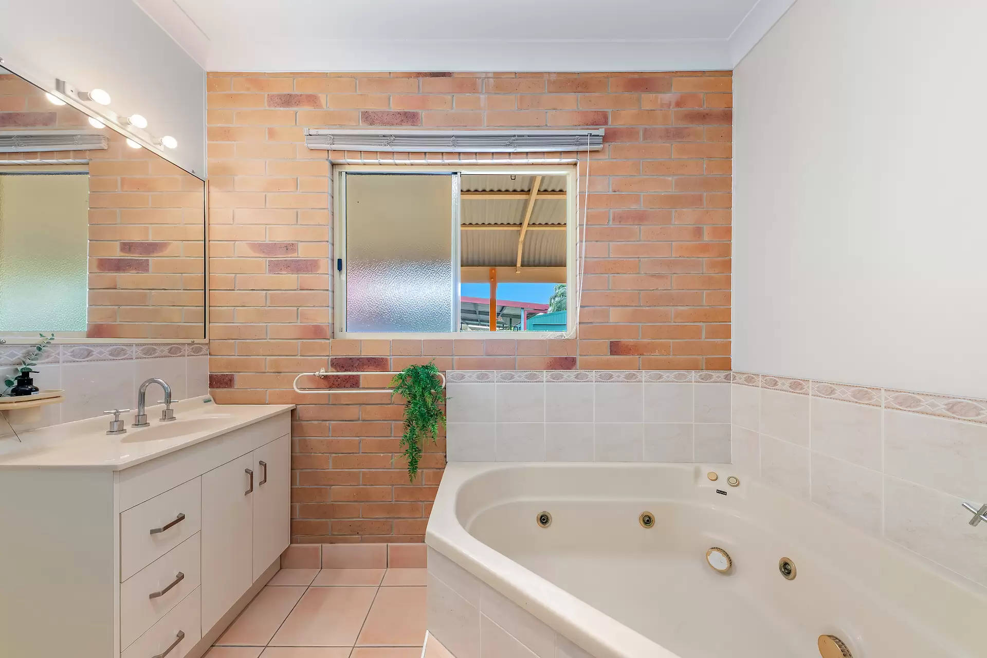 2 Ryan Court, Proserpine For Sale by Queensland Sotheby's International Realty - image 1