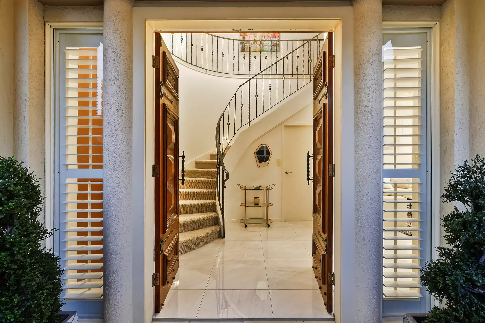 2/41 Cronin Avenue, Main Beach For Sale by Queensland Sotheby's International Realty - image 1