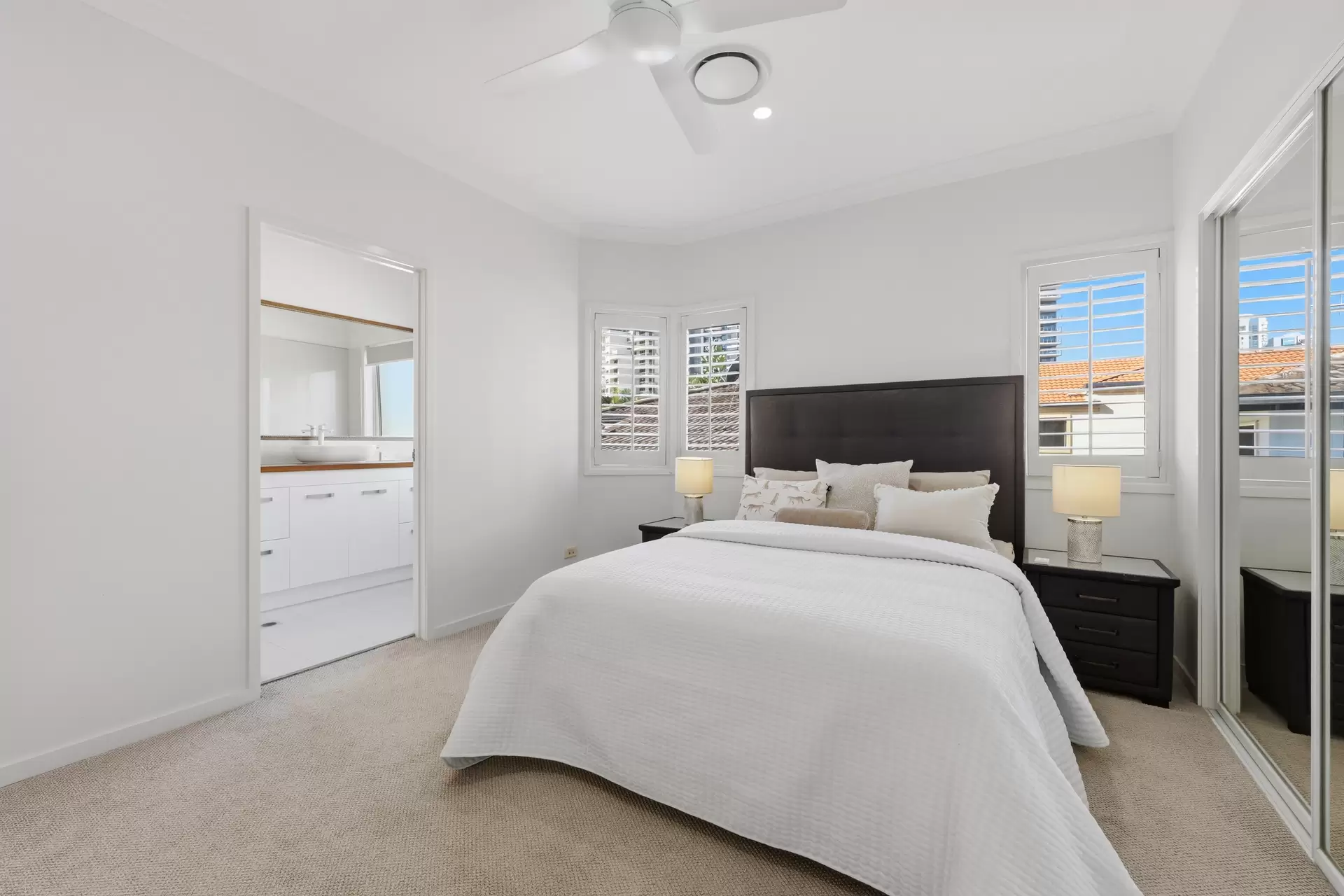 2/41 Cronin Avenue, Main Beach For Sale by Queensland Sotheby's International Realty - image 1