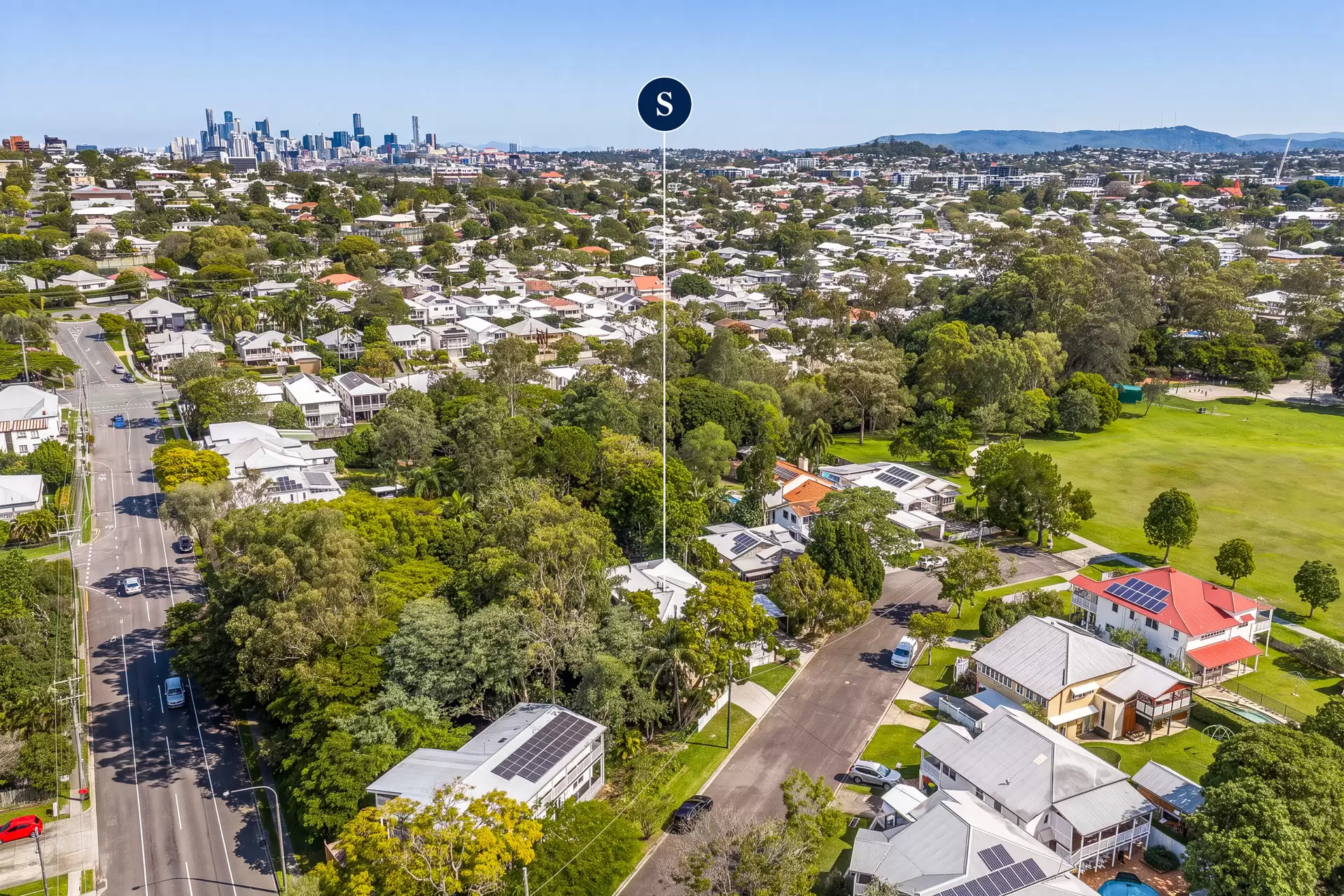 10 Frances Avenue, Kalinga For Sale by Queensland Sotheby's International Realty - image 1