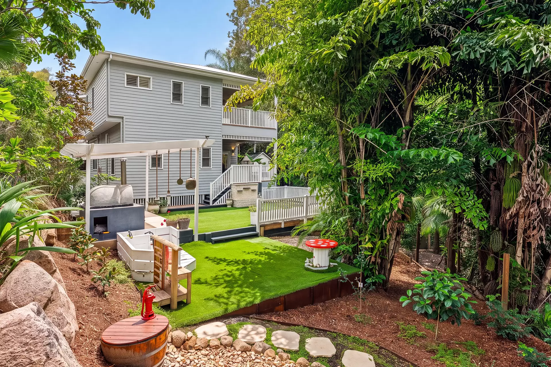 10 Frances Avenue, Kalinga For Sale by Queensland Sotheby's International Realty - image 1