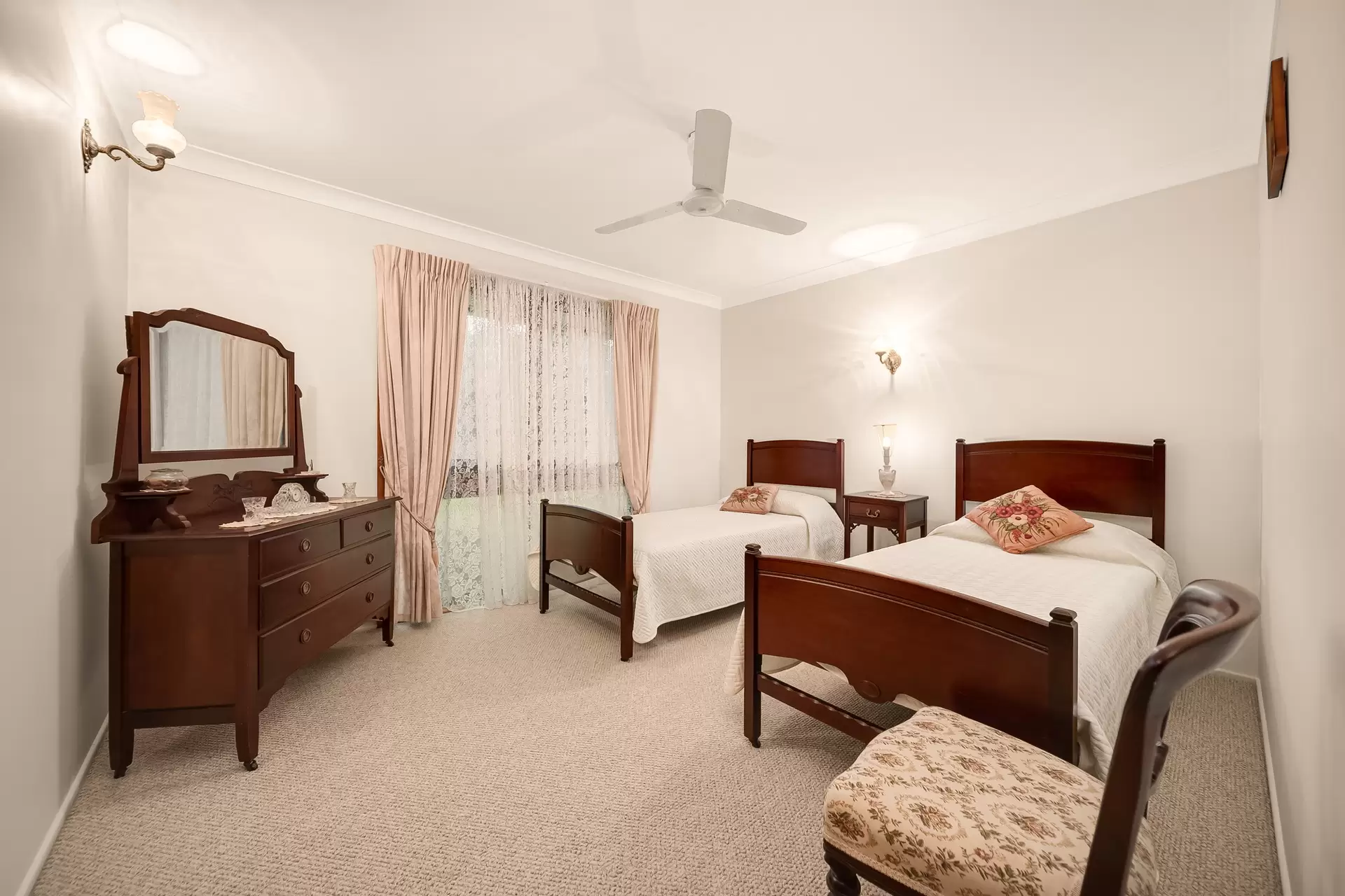 84 Oakridge  Street, Burbank For Sale by Queensland Sotheby's International Realty - image 1