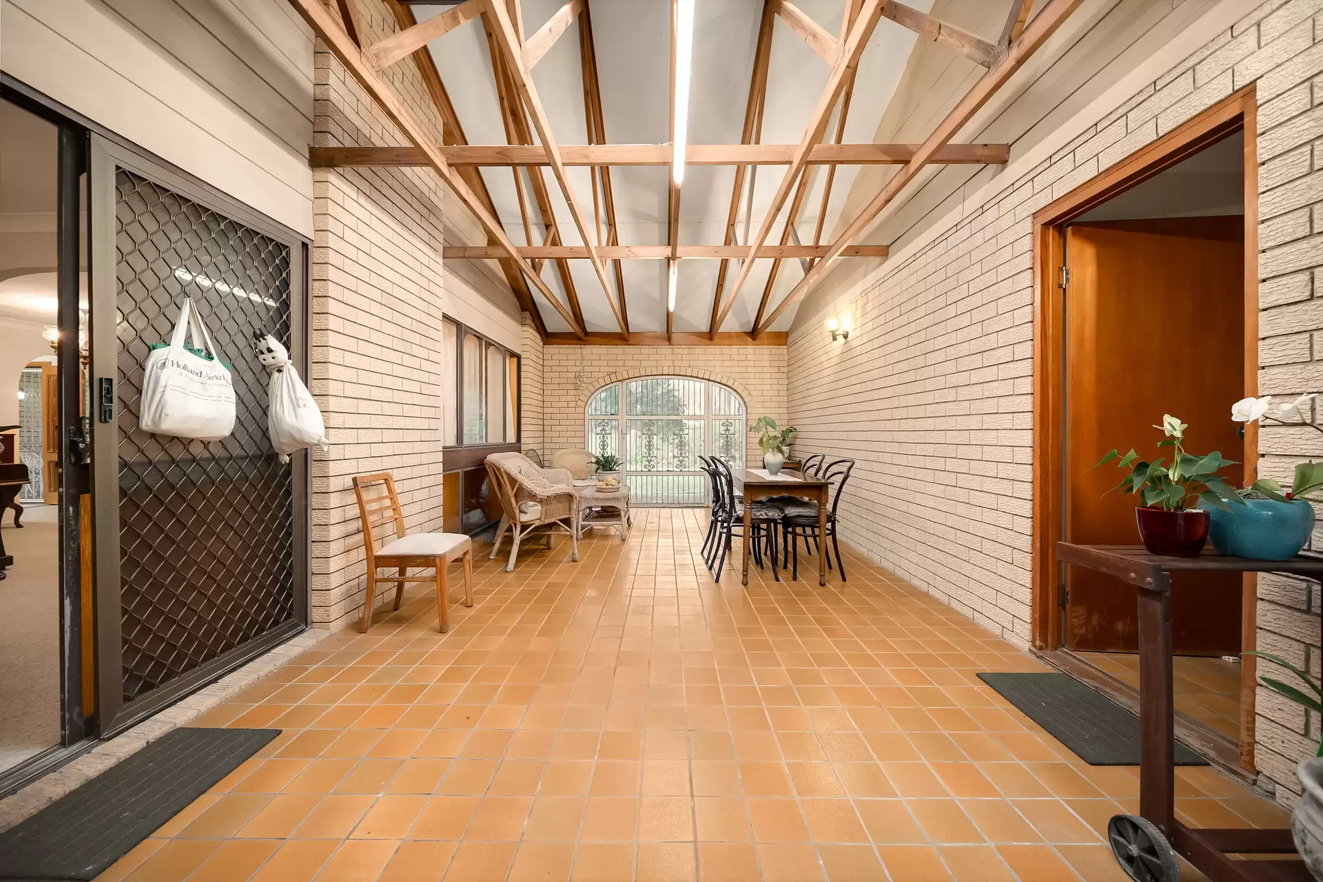 84 Oakridge  Street, Burbank For Sale by Queensland Sotheby's International Realty - image 1