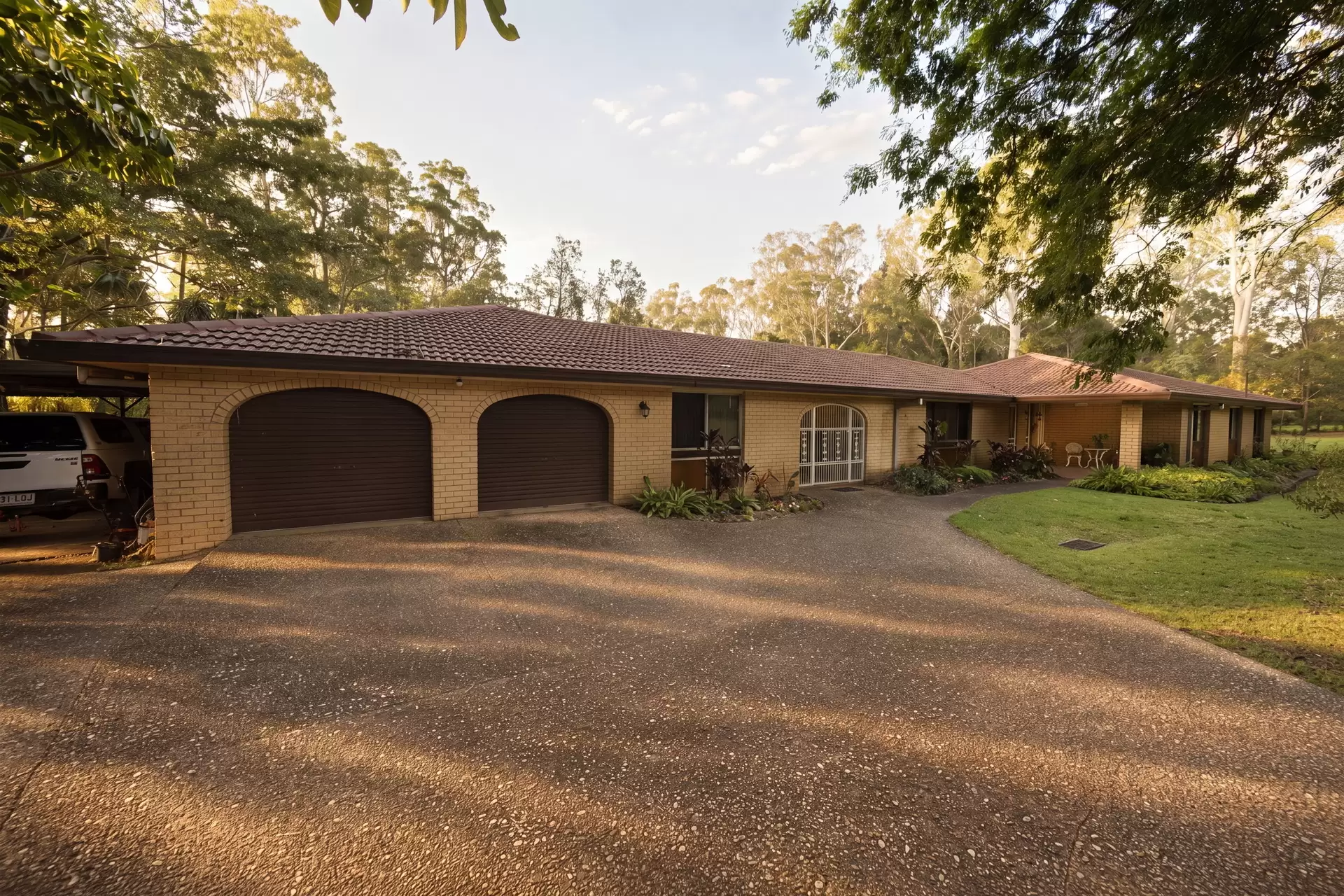 84 Oakridge  Street, Burbank For Sale by Queensland Sotheby's International Realty - image 1