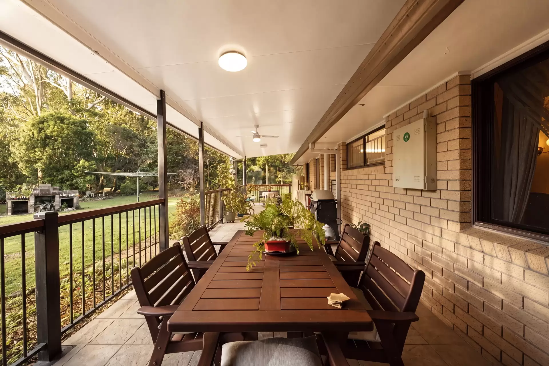 84 Oakridge  Street, Burbank For Sale by Queensland Sotheby's International Realty - image 1