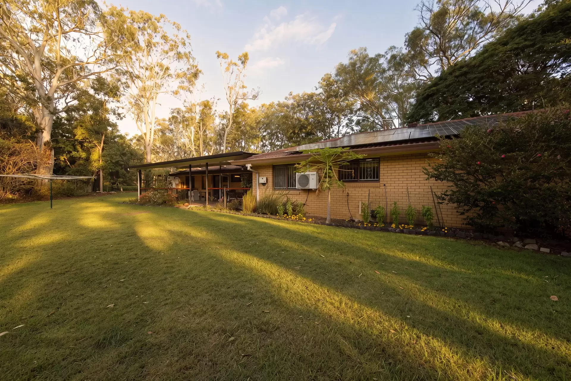 84 Oakridge  Street, Burbank For Sale by Queensland Sotheby's International Realty - image 1