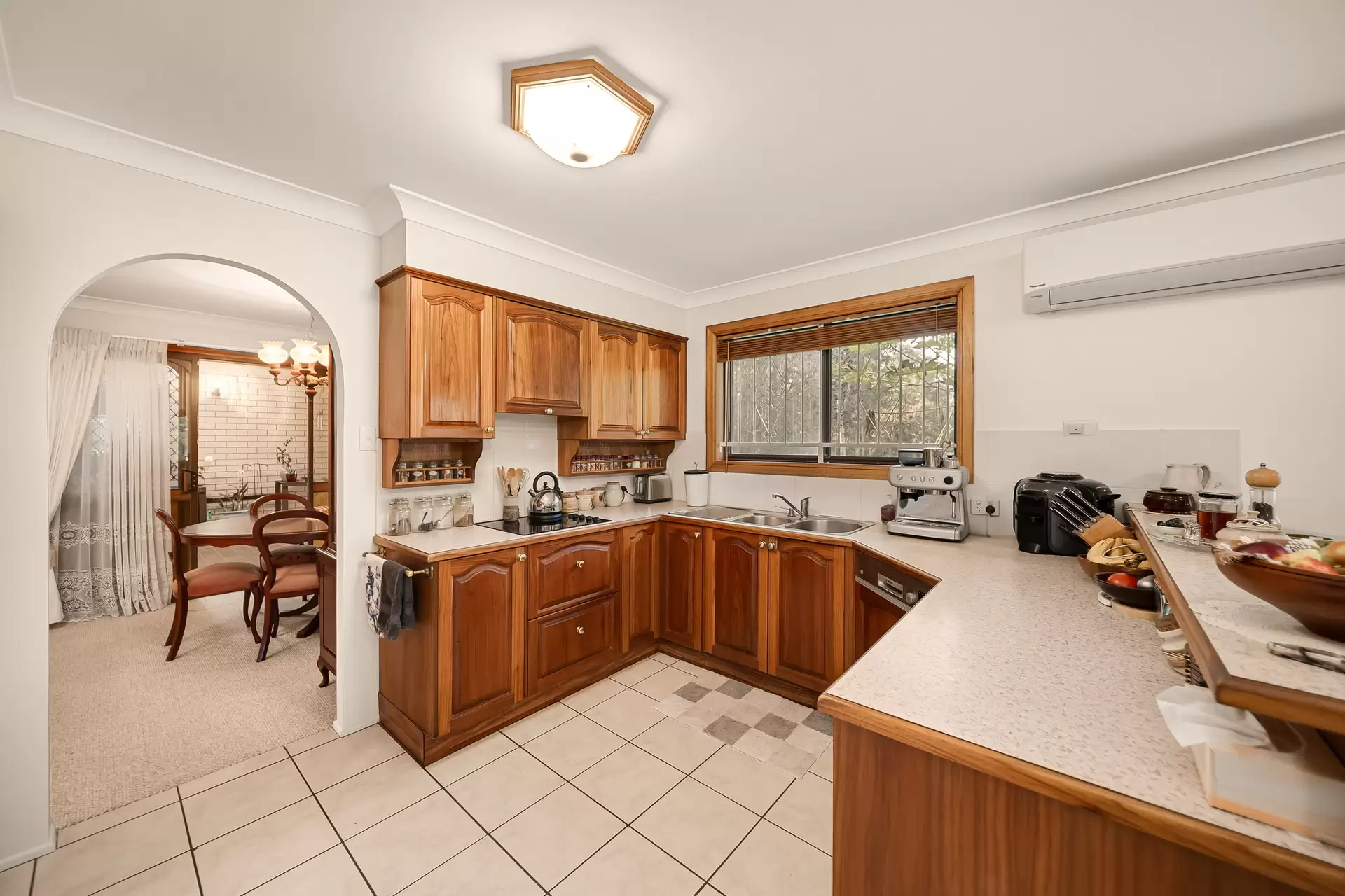 84 Oakridge  Street, Burbank For Sale by Queensland Sotheby's International Realty - image 1