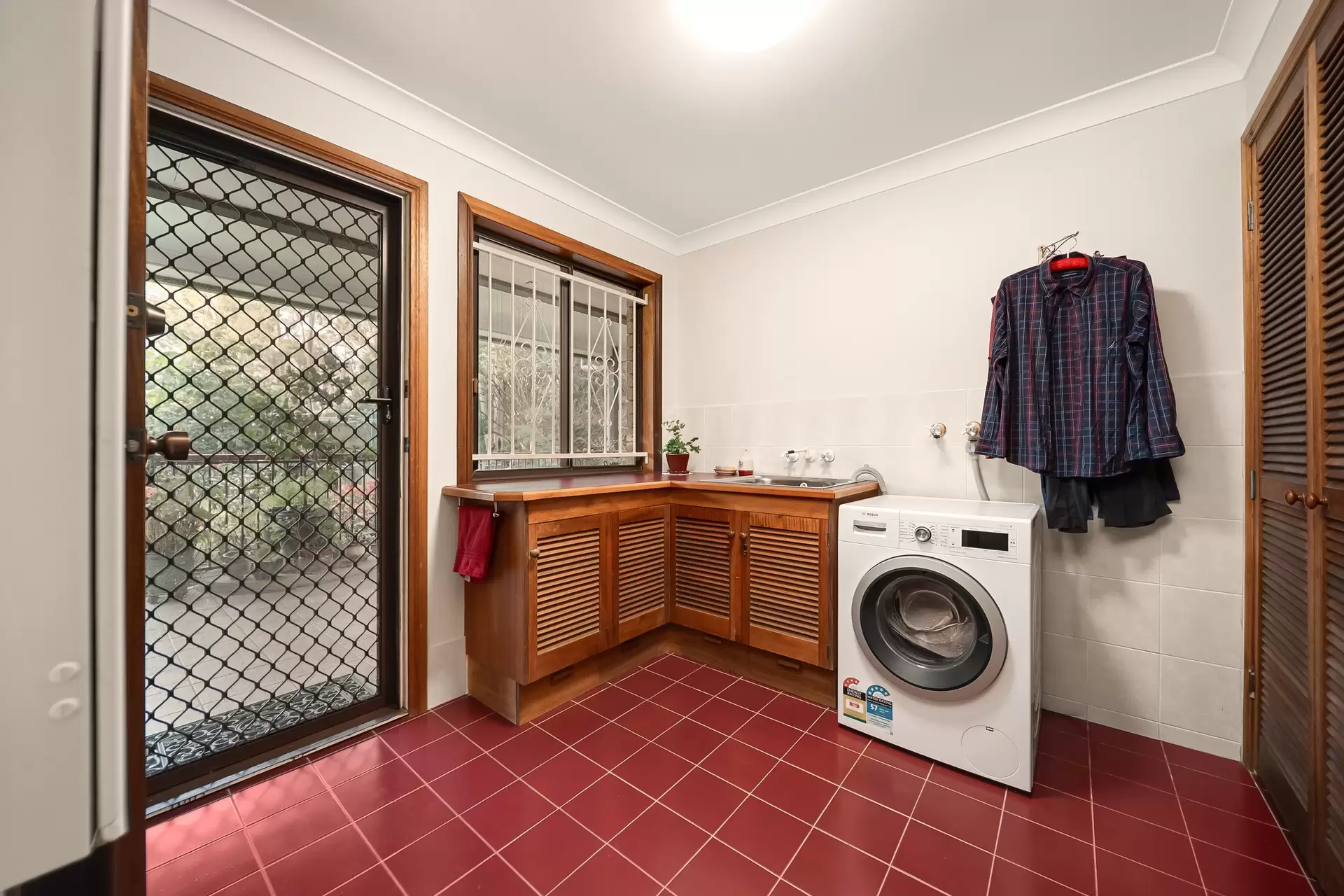 84 Oakridge  Street, Burbank For Sale by Queensland Sotheby's International Realty - image 1