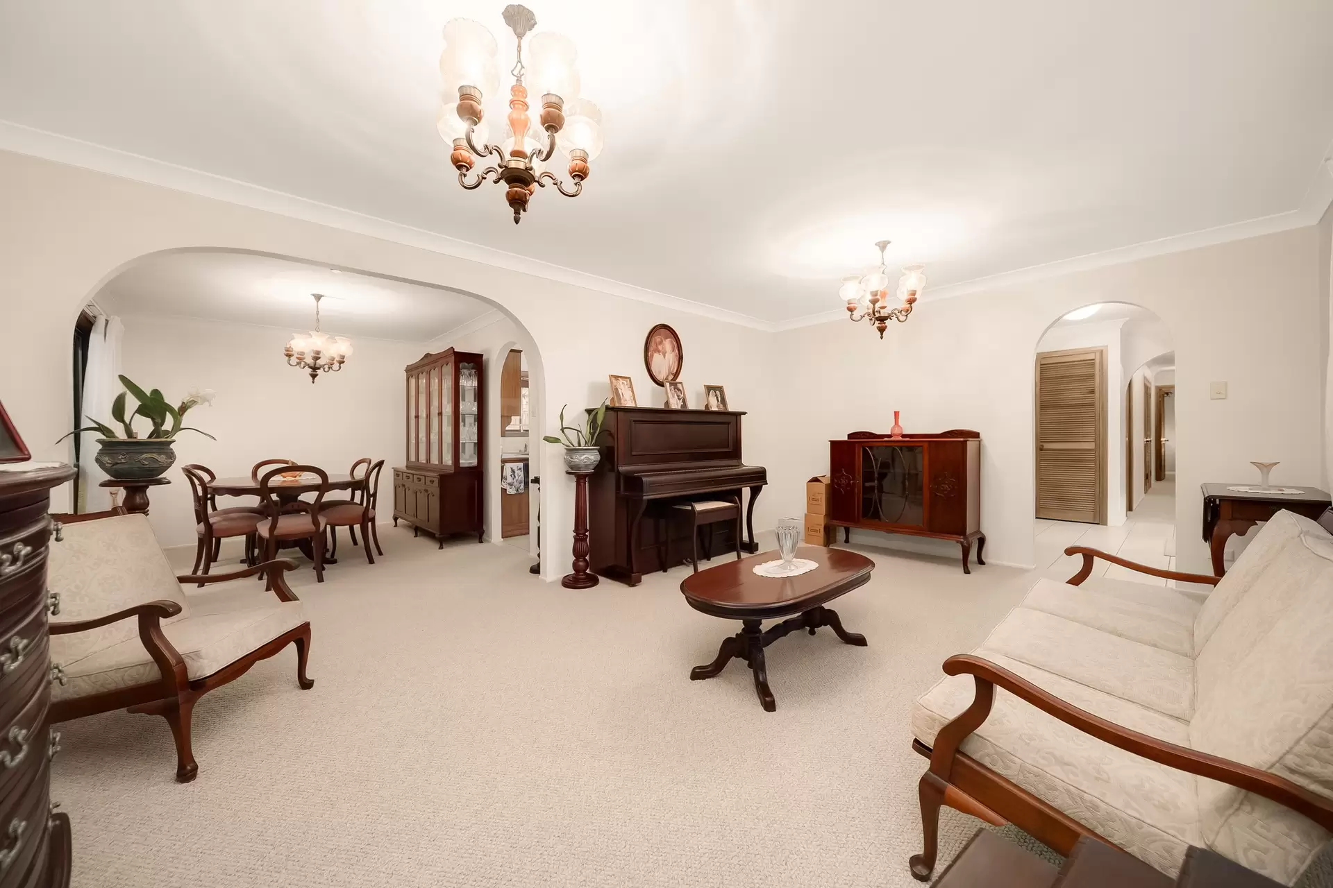 84 Oakridge  Street, Burbank For Sale by Queensland Sotheby's International Realty - image 1