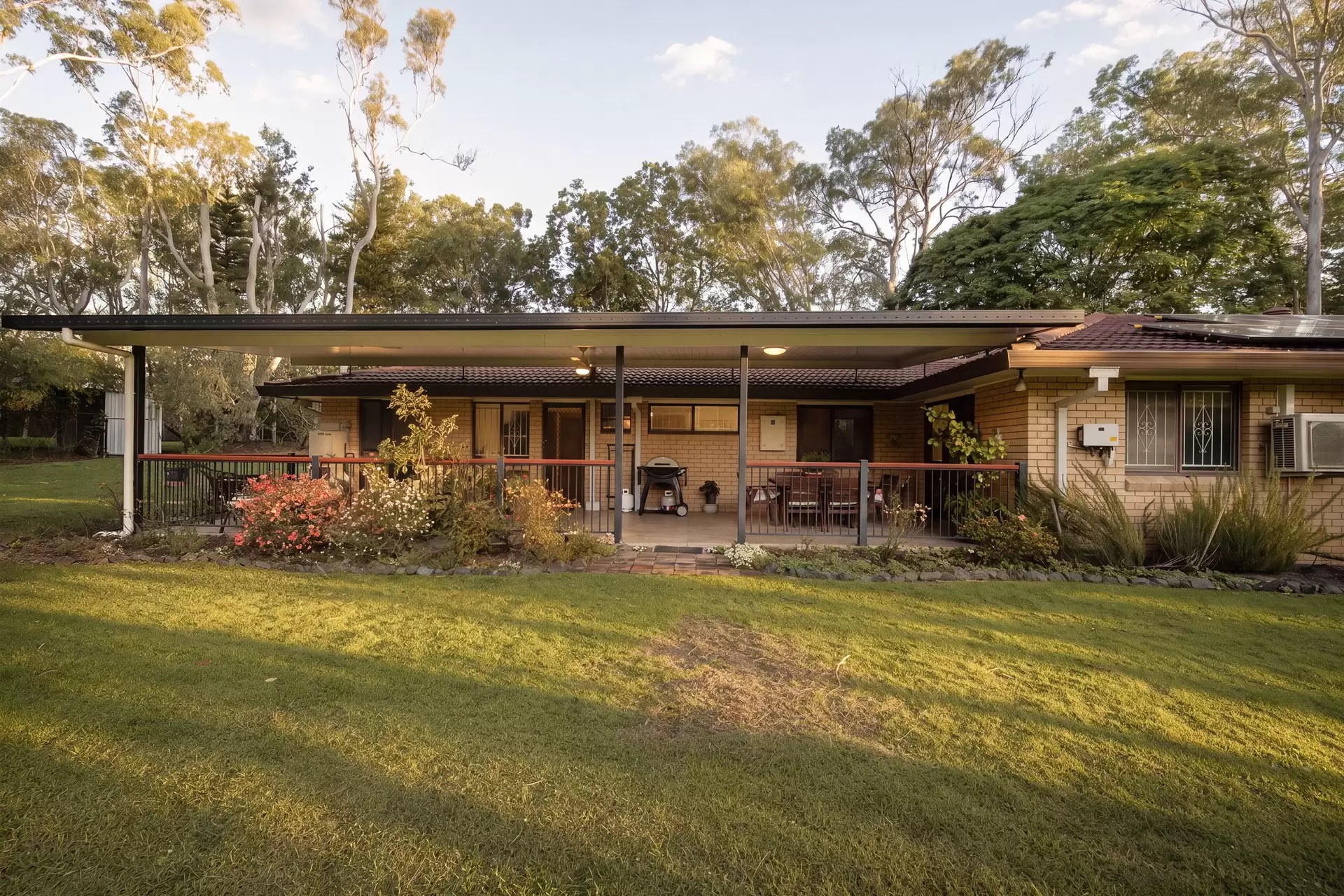 84 Oakridge  Street, Burbank For Sale by Queensland Sotheby's International Realty - image 1