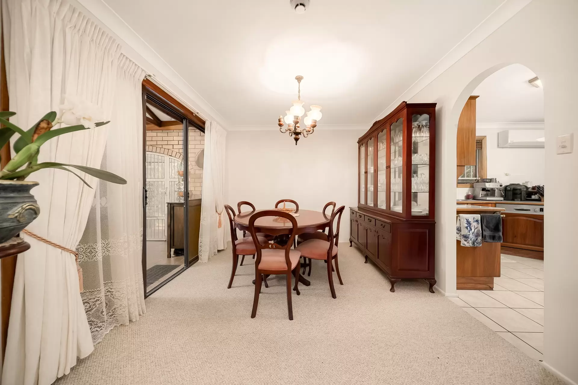 84 Oakridge  Street, Burbank For Sale by Queensland Sotheby's International Realty - image 1