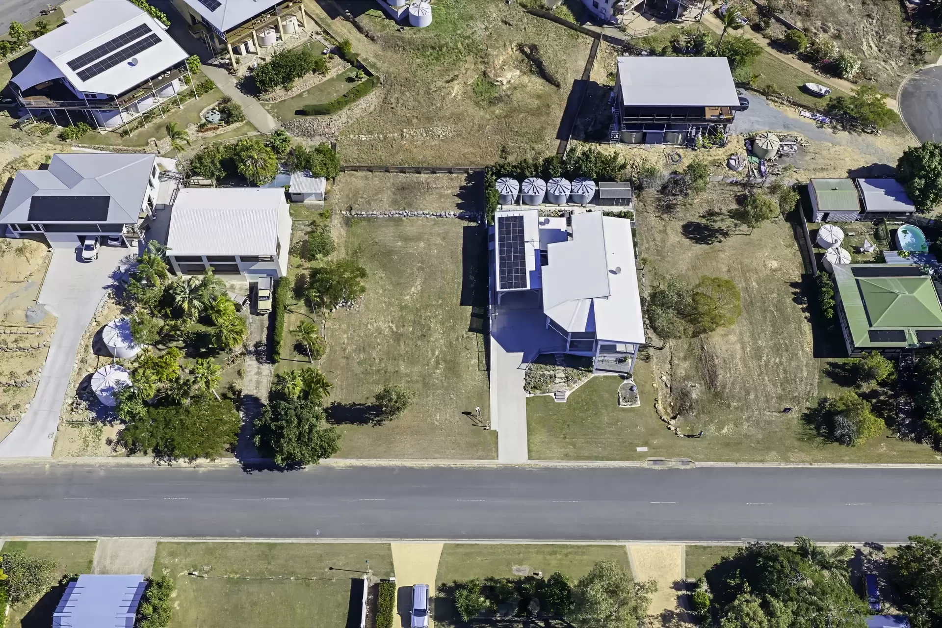 37 Gloucester Avenue, Hideaway Bay For Sale by Queensland Sotheby's International Realty - image 1