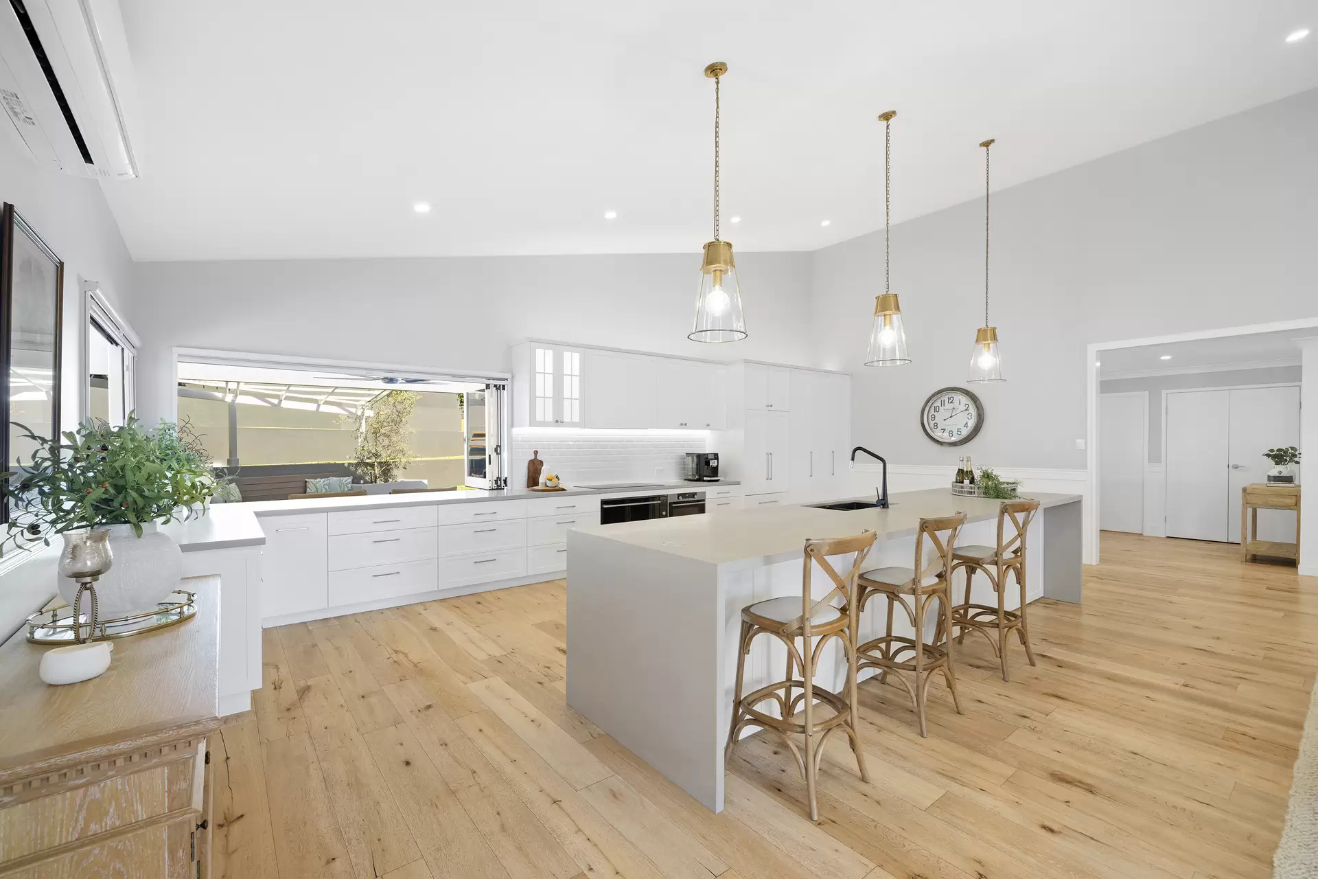9 Hillside Court, Little Mountain For Sale by Queensland Sotheby's International Realty - image 1