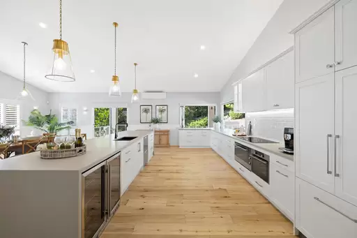 9 Hillside Court, Little Mountain For Sale by Queensland Sotheby's International Realty