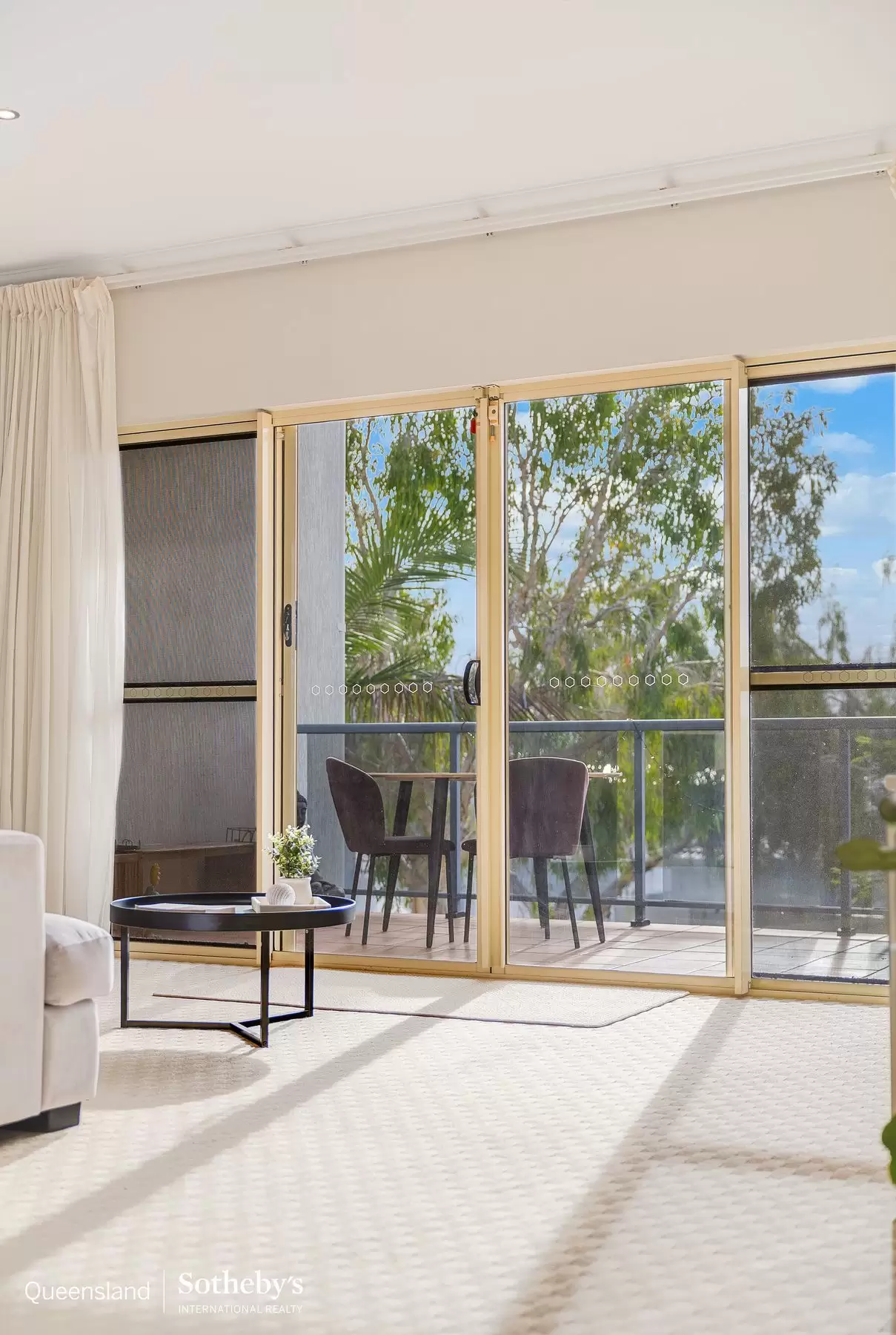 46/13-14 Esperance Court, Cleveland For Sale by Queensland Sotheby's International Realty - image 1