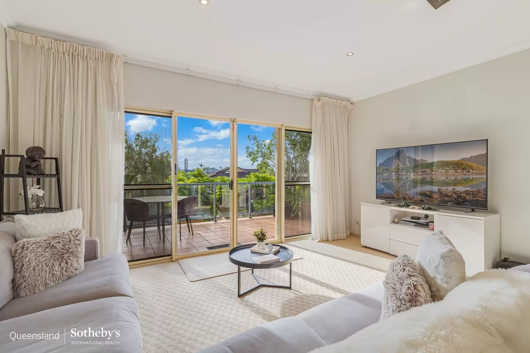 46/13-14 Esperance Court, Cleveland For Sale by Queensland Sotheby's International Realty - image 1