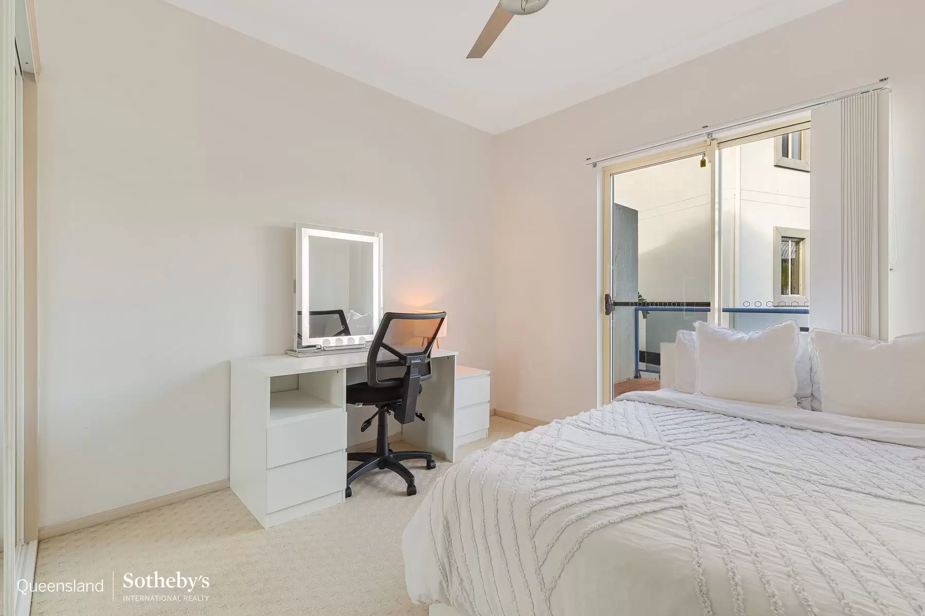 46/13-14 Esperance Court, Cleveland For Sale by Queensland Sotheby's International Realty - image 1