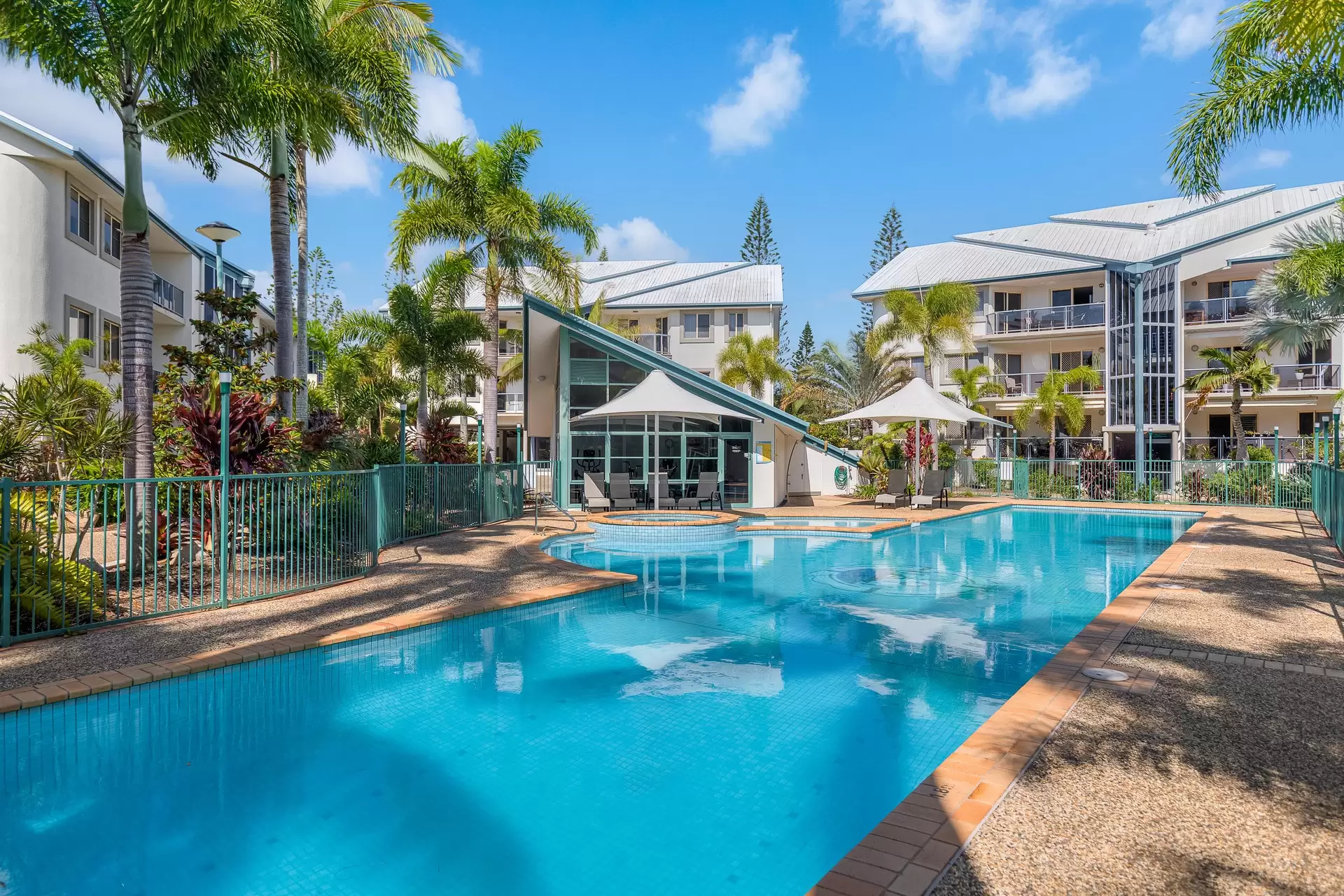 46/13-14 Esperance Court, Cleveland For Sale by Queensland Sotheby's International Realty - image 1