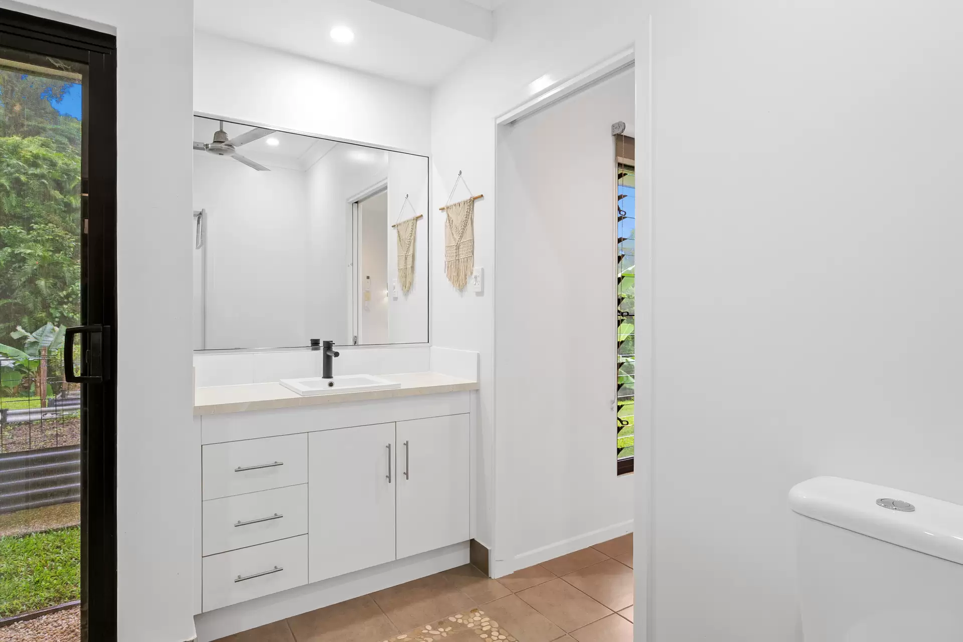 141 Banfield Road, Granadilla For Sale by Queensland Sotheby's International Realty - image 1