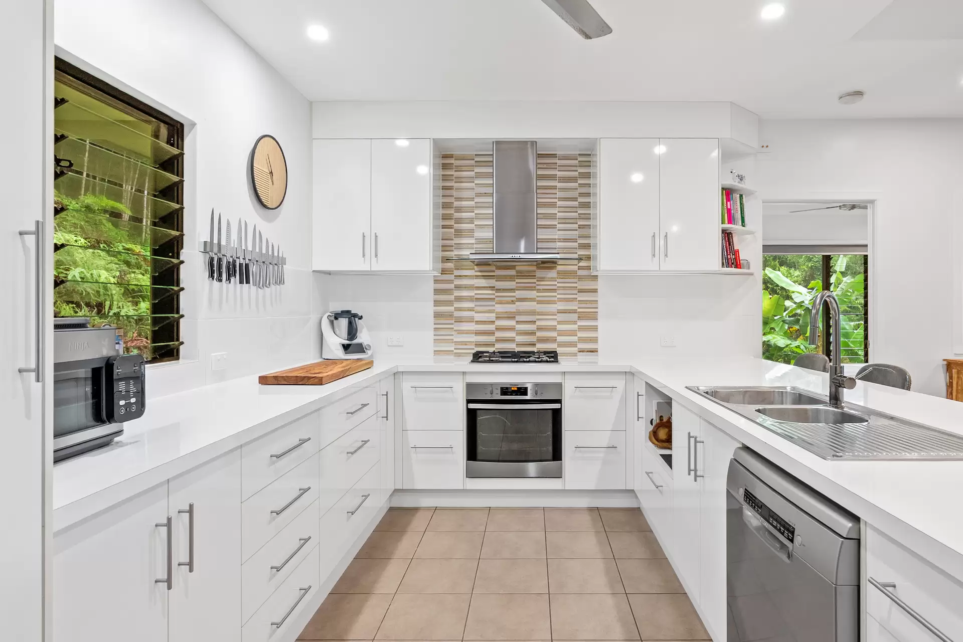 141 Banfield Road, Granadilla For Sale by Queensland Sotheby's International Realty - image 1