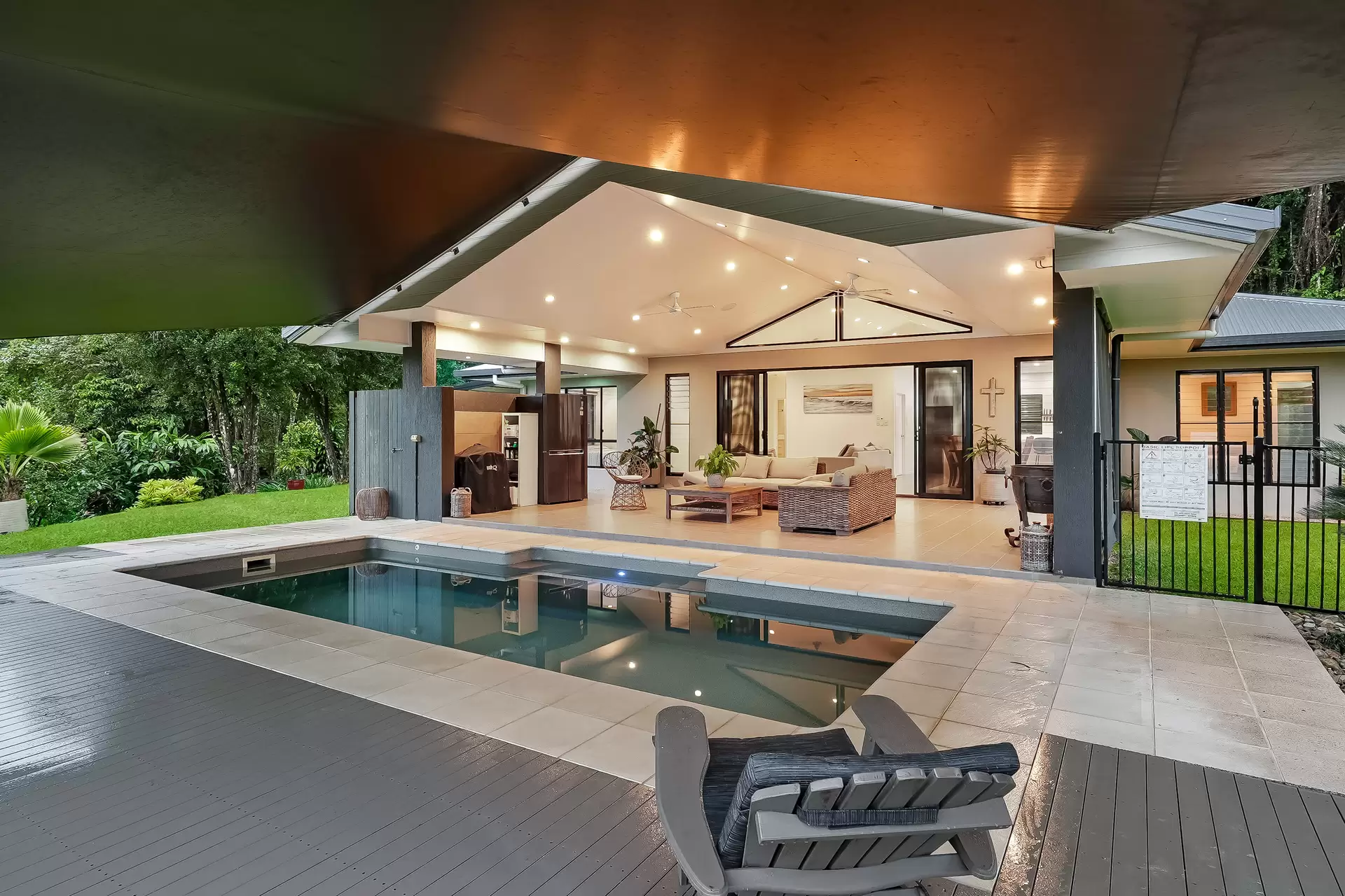 141 Banfield Road, Granadilla For Sale by Queensland Sotheby's International Realty - image 1