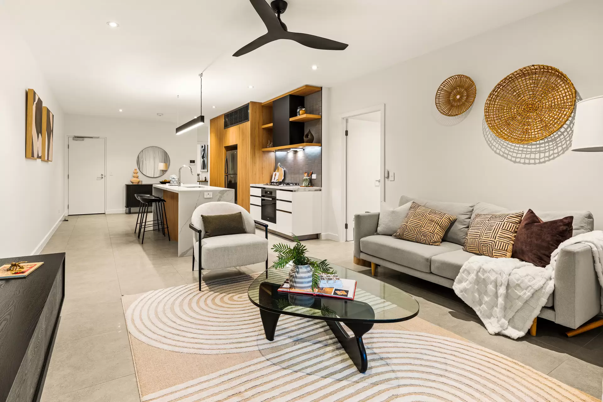 8/35 Beaconsfield Street, Highgate Hill Sold by Queensland Sotheby's International Realty - image 1