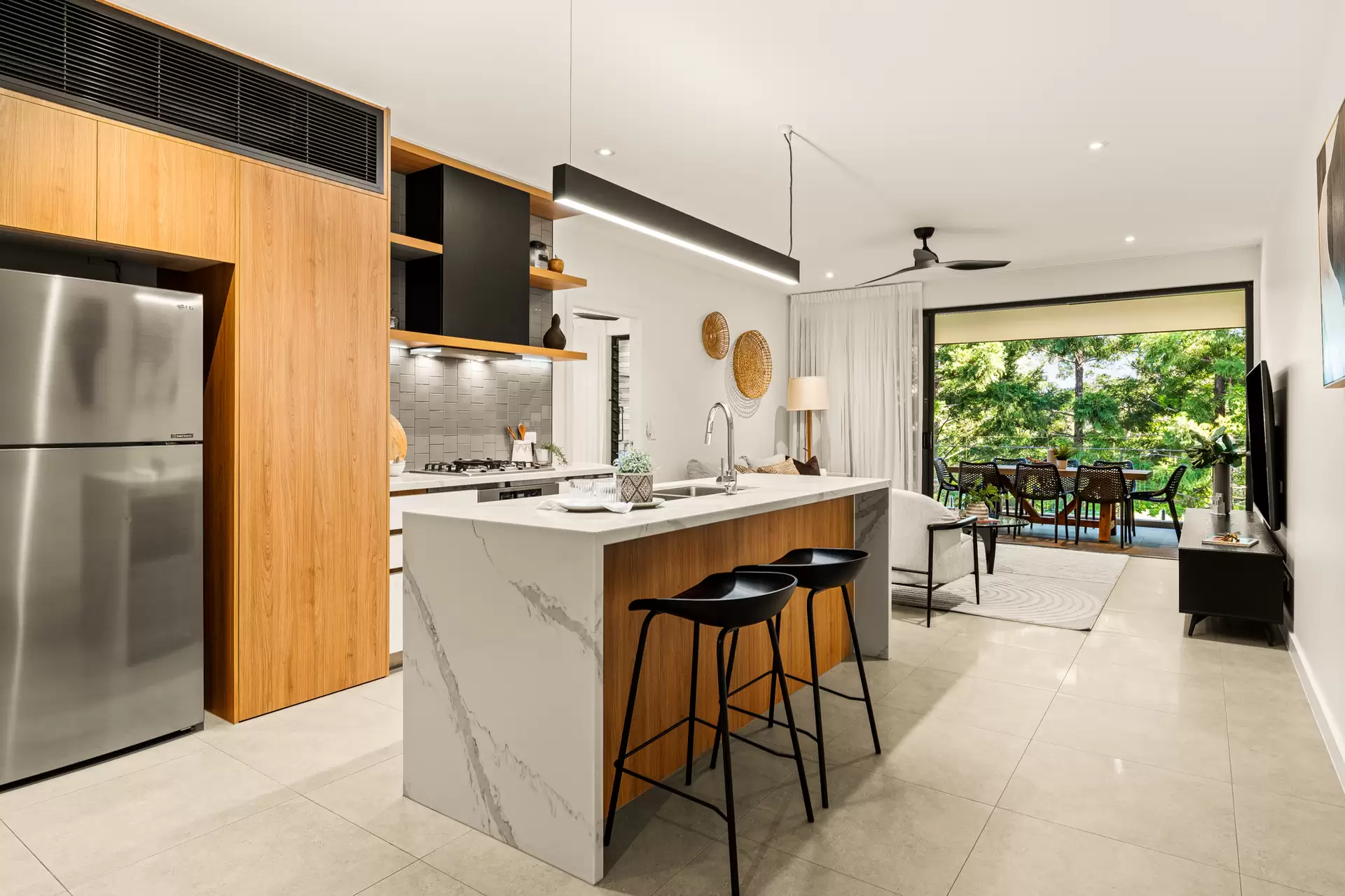 8/35 Beaconsfield Street, Highgate Hill Sold by Queensland Sotheby's International Realty - image 1