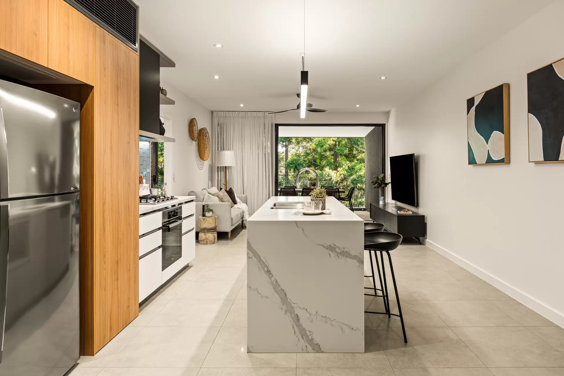 8/35 Beaconsfield Street, Highgate Hill Sold by Queensland Sotheby's International Realty - image 1