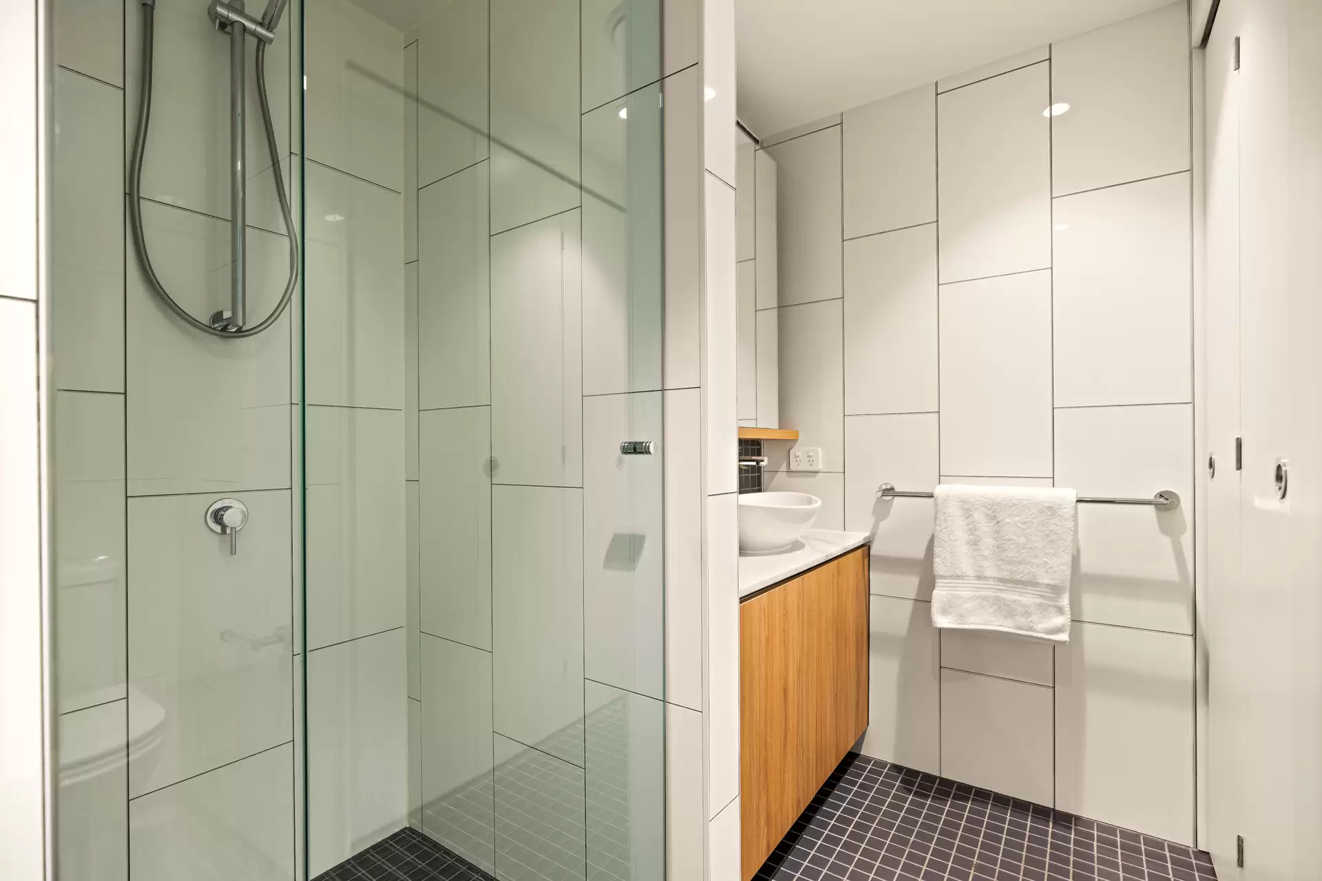 8/35 Beaconsfield Street, Highgate Hill Sold by Queensland Sotheby's International Realty - image 1