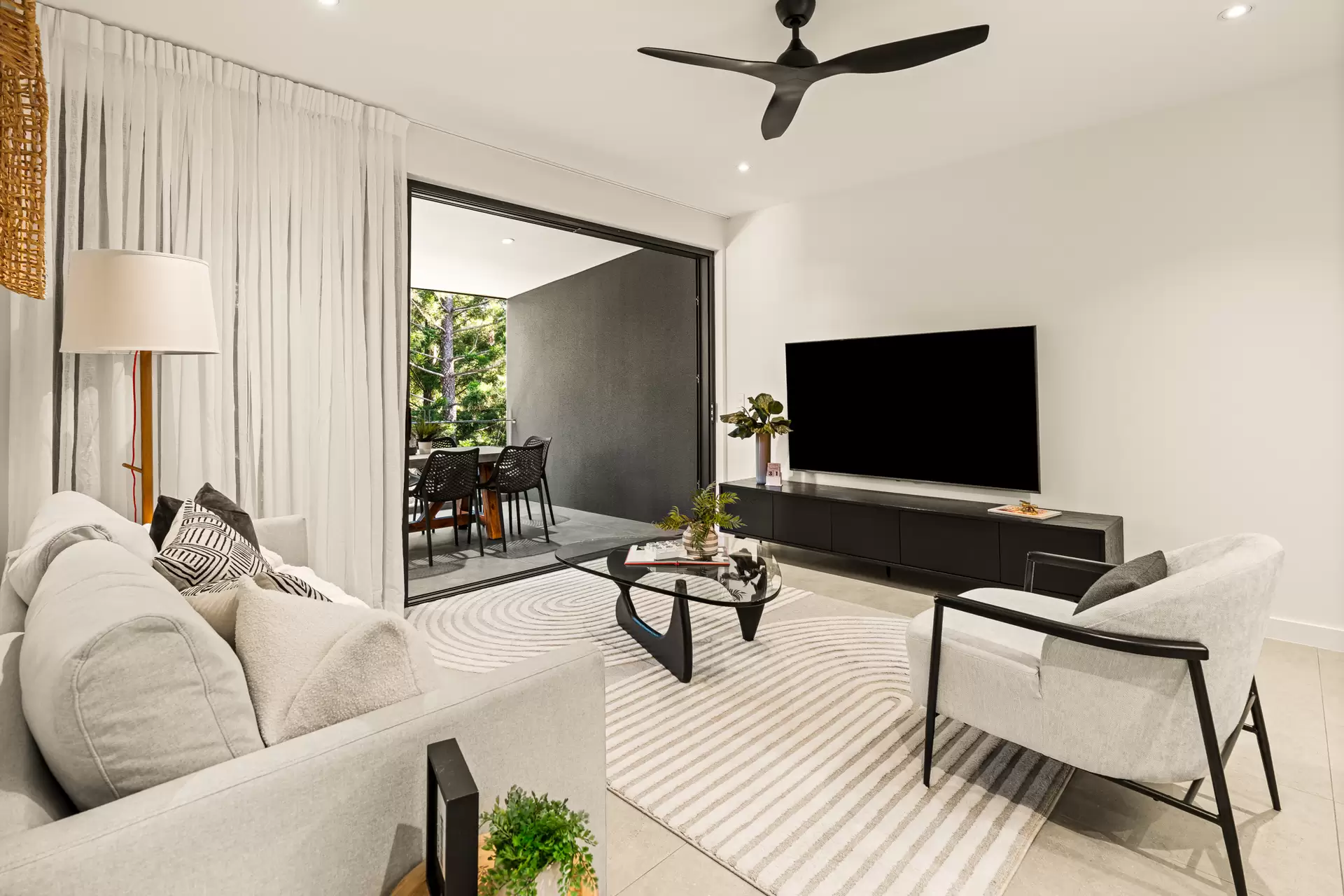 8/35 Beaconsfield Street, Highgate Hill Sold by Queensland Sotheby's International Realty - image 1