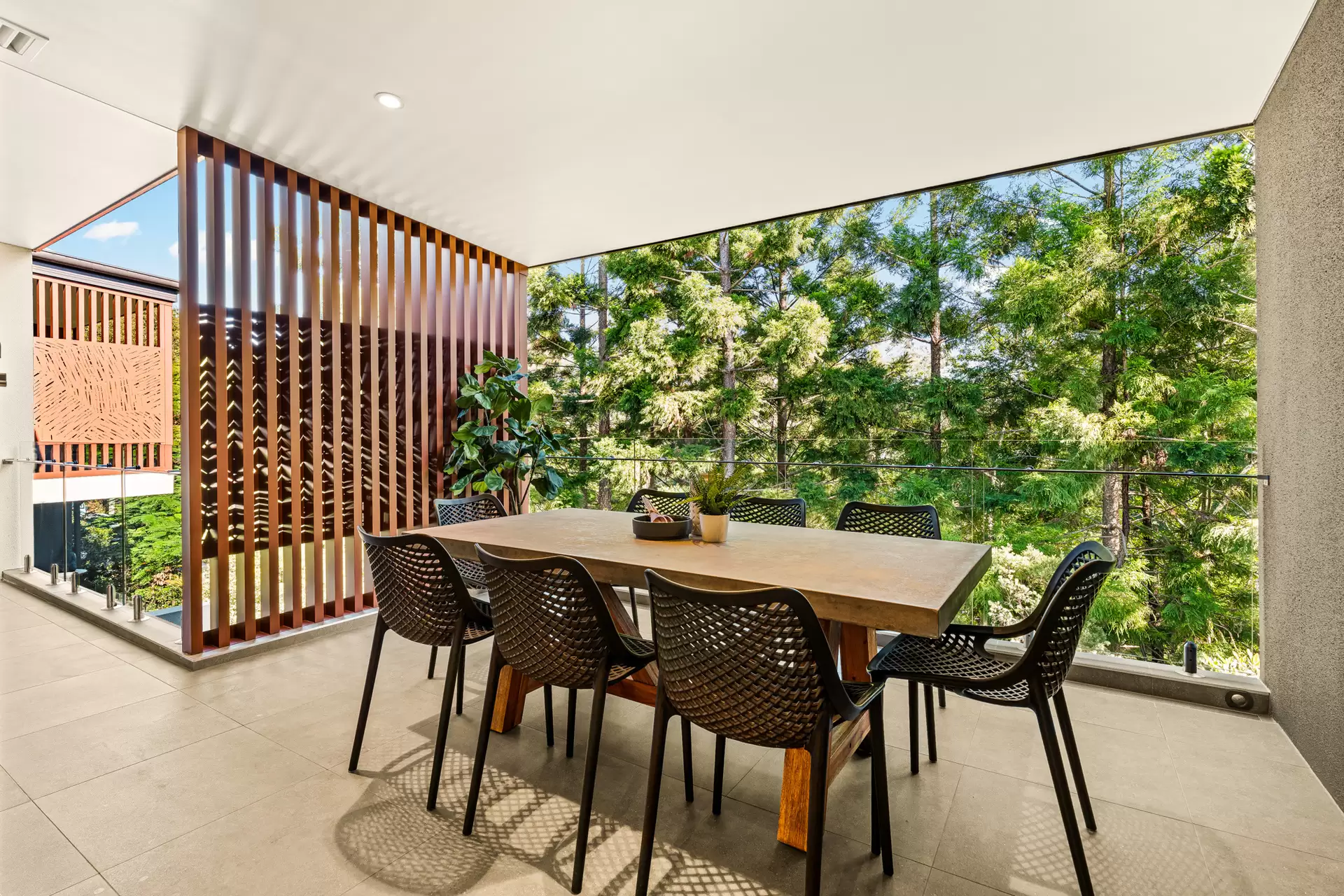 8/35 Beaconsfield Street, Highgate Hill Sold by Queensland Sotheby's International Realty - image 1