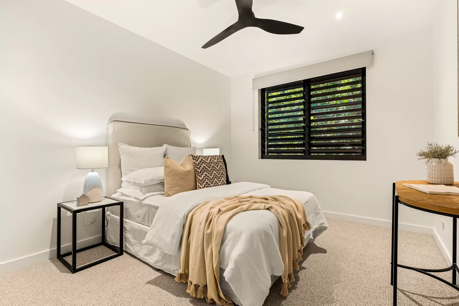 8/35 Beaconsfield Street, Highgate Hill Sold by Queensland Sotheby's International Realty - image 1