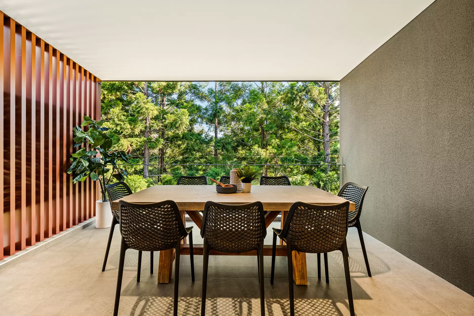 8/35 Beaconsfield Street, Highgate Hill Sold by Queensland Sotheby's International Realty - image 1