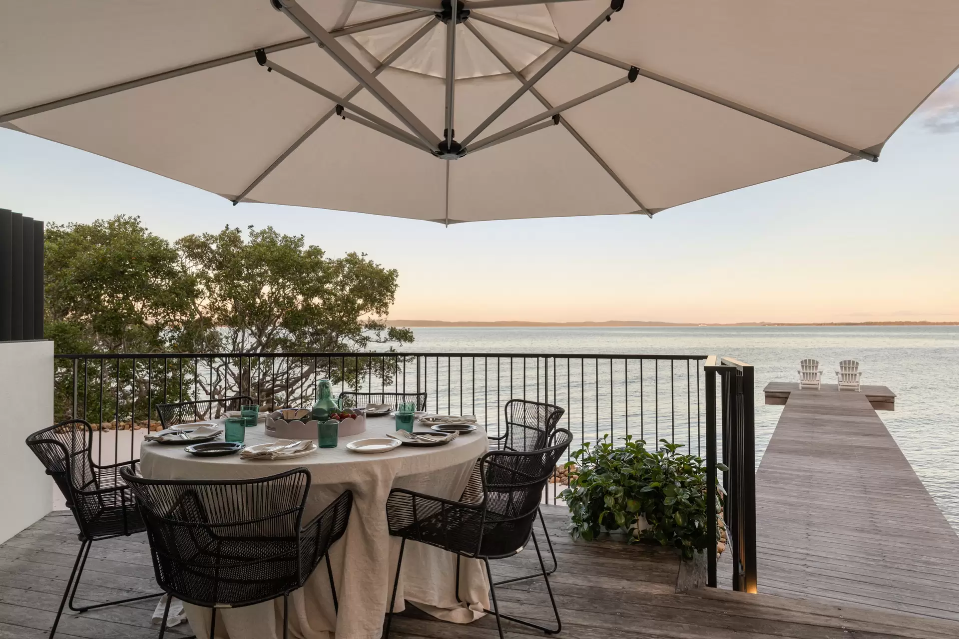 223-225 Shore Street North, Cleveland For Sale by Queensland Sotheby's International Realty - image 1