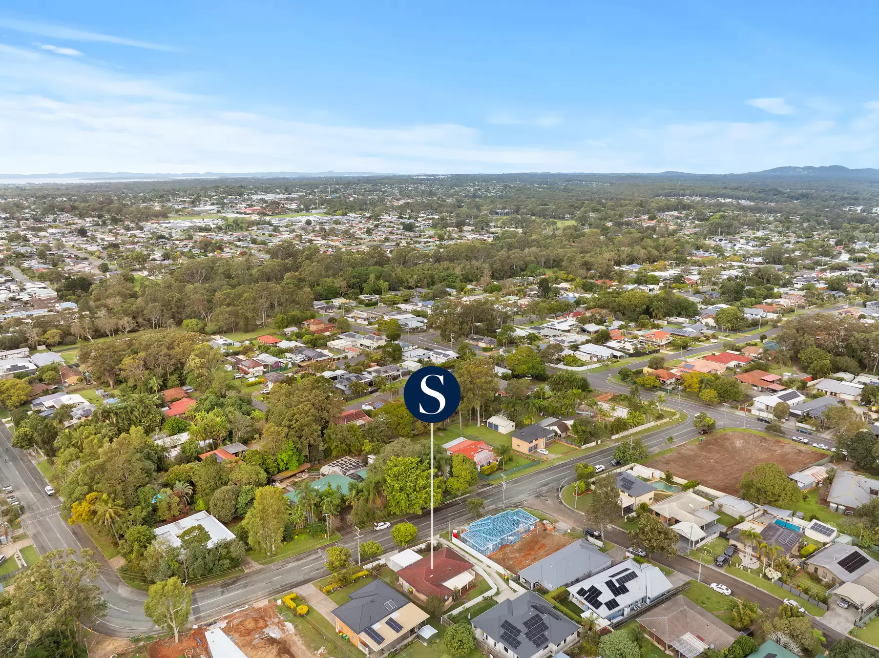 12 Valantine Road, Birkdale Sold by Queensland Sotheby's International Realty - image 1