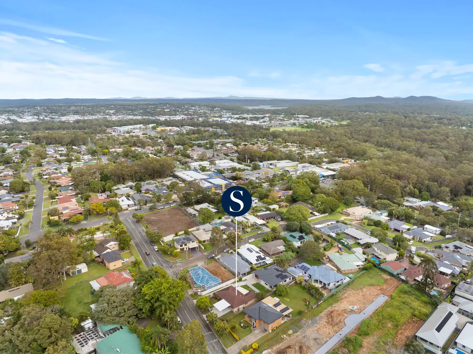 12 Valantine Road, Birkdale Sold by Queensland Sotheby's International Realty - image 1