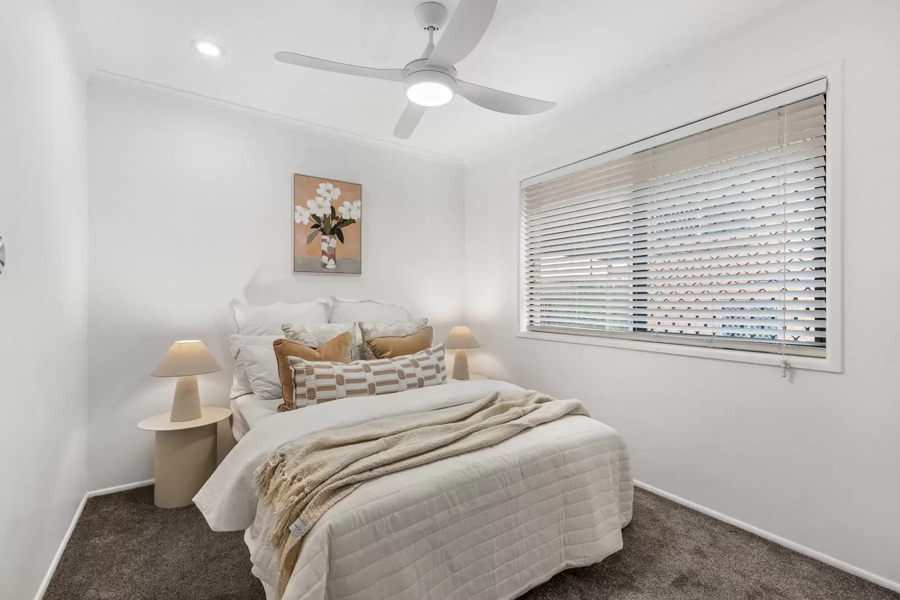 12 Valantine Road, Birkdale Sold by Queensland Sotheby's International Realty - image 1