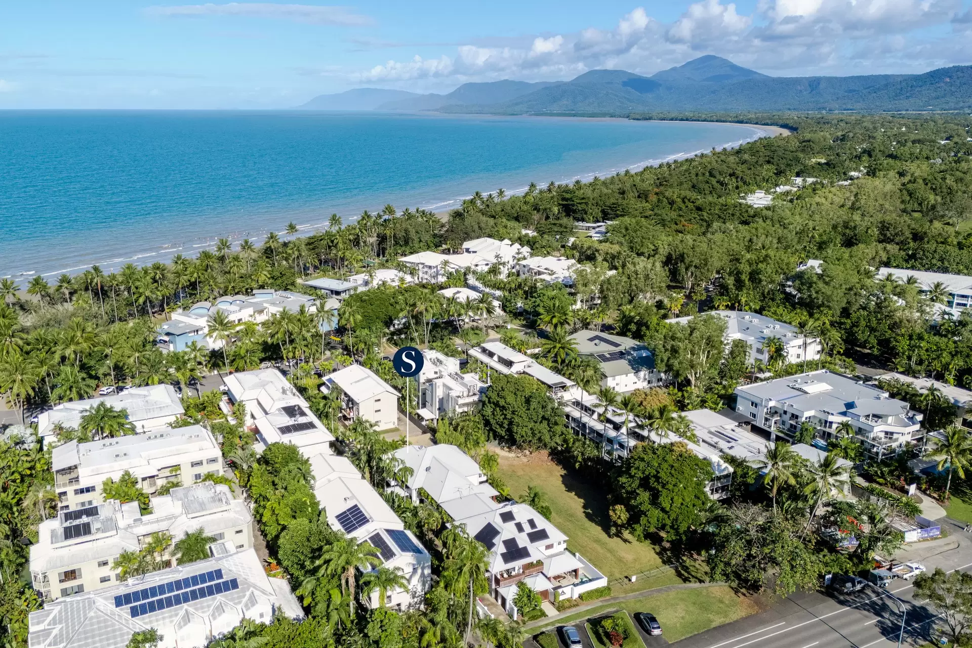 4/6 Davidson Street, Port Douglas Sold by Queensland Sotheby's International Realty - image 1
