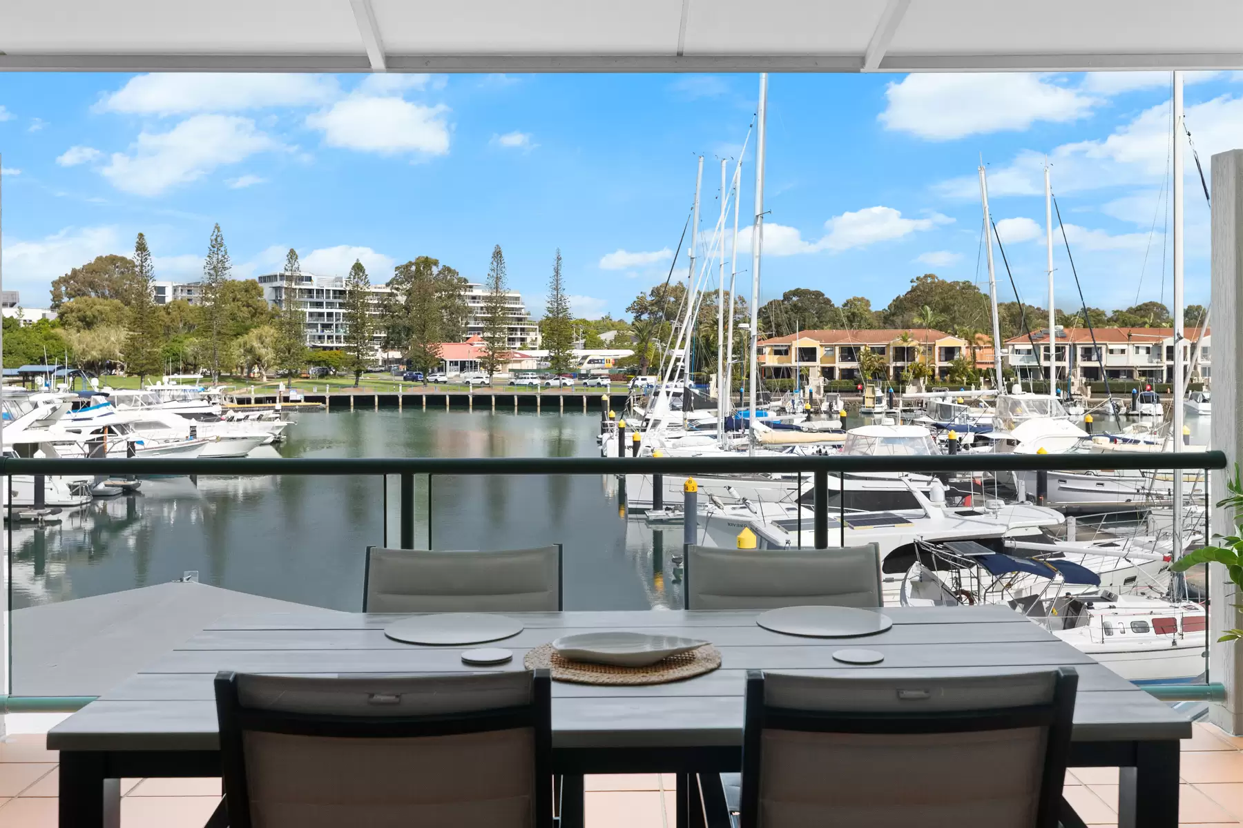 12/20 Masthead Drive, Raby Bay Sold by  - image 1