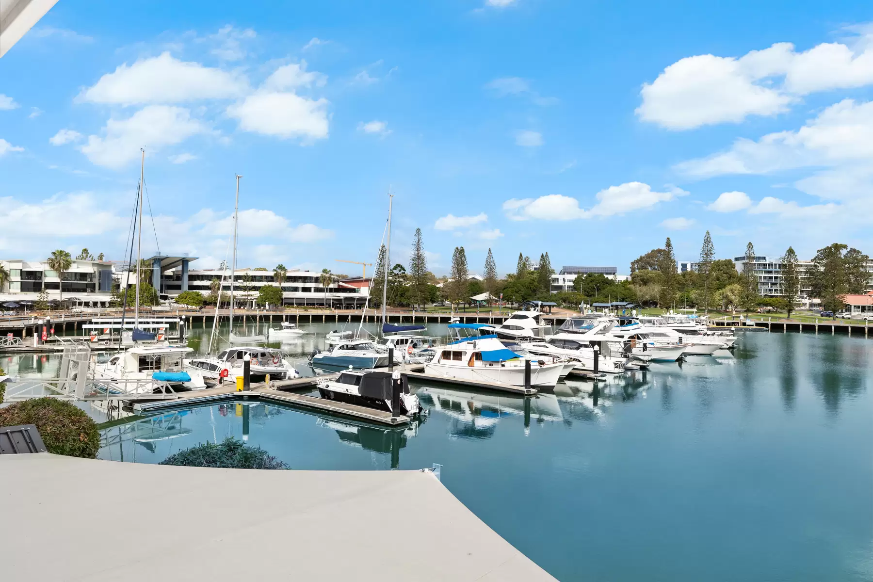 12/20 Masthead Drive, Raby Bay Sold by  - image 1