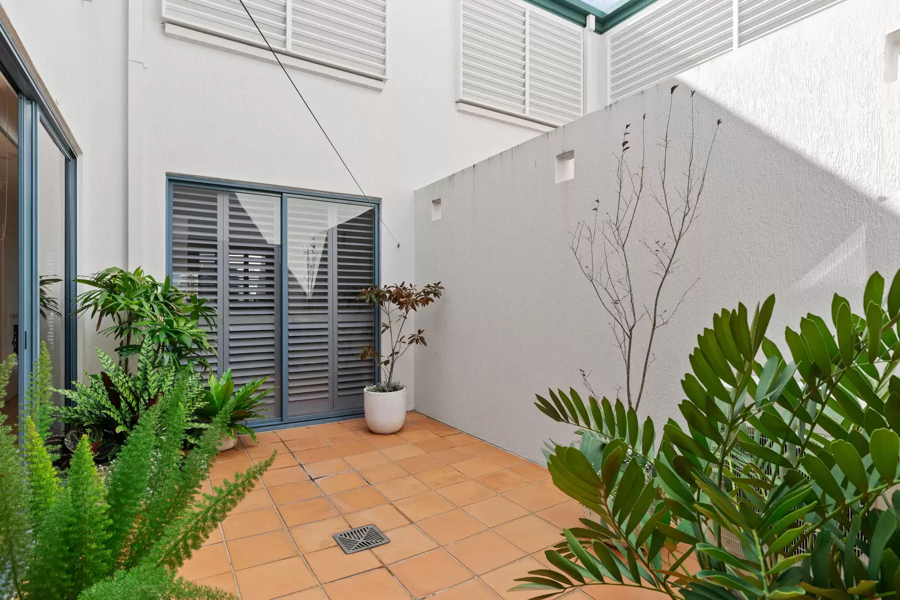 12/20 Masthead Drive, Raby Bay Sold by Queensland Sotheby's International Realty - image 1