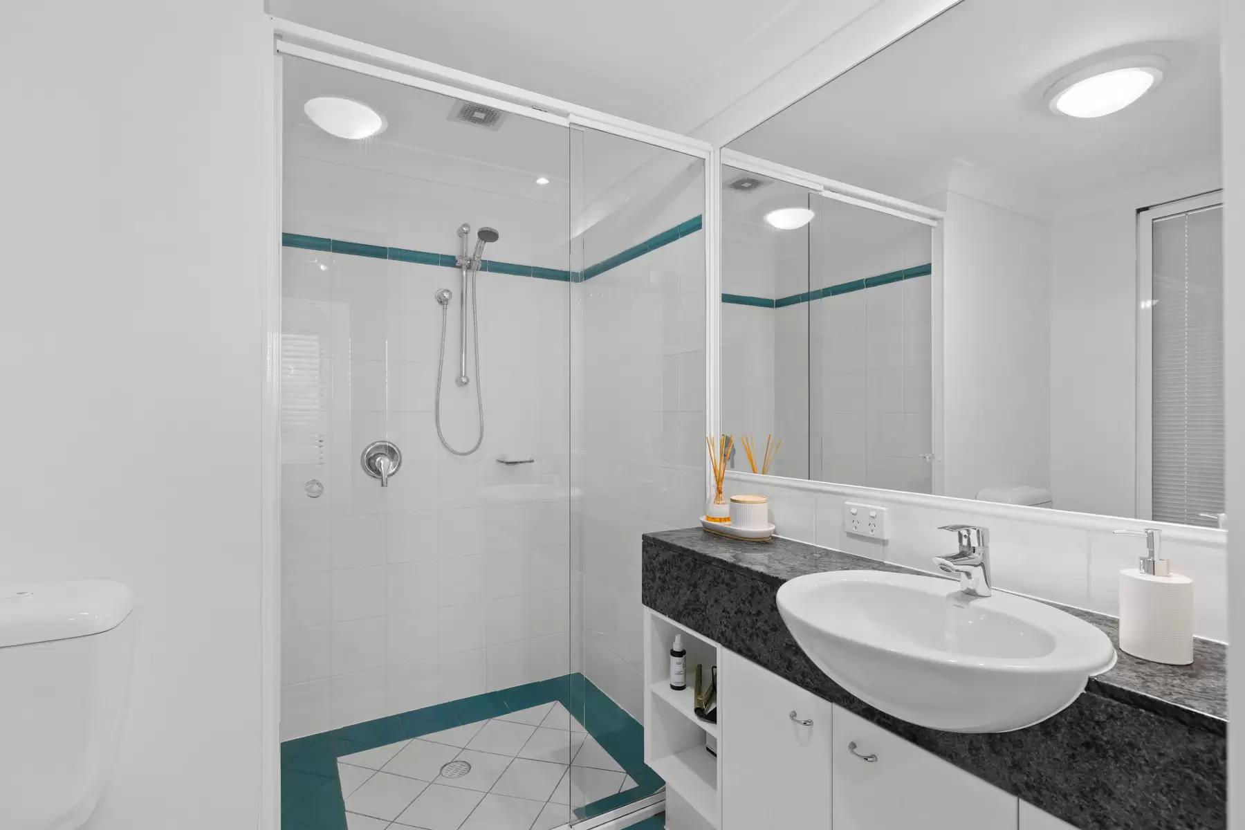 12/20 Masthead Drive, Raby Bay Sold by Queensland Sotheby's International Realty - image 1